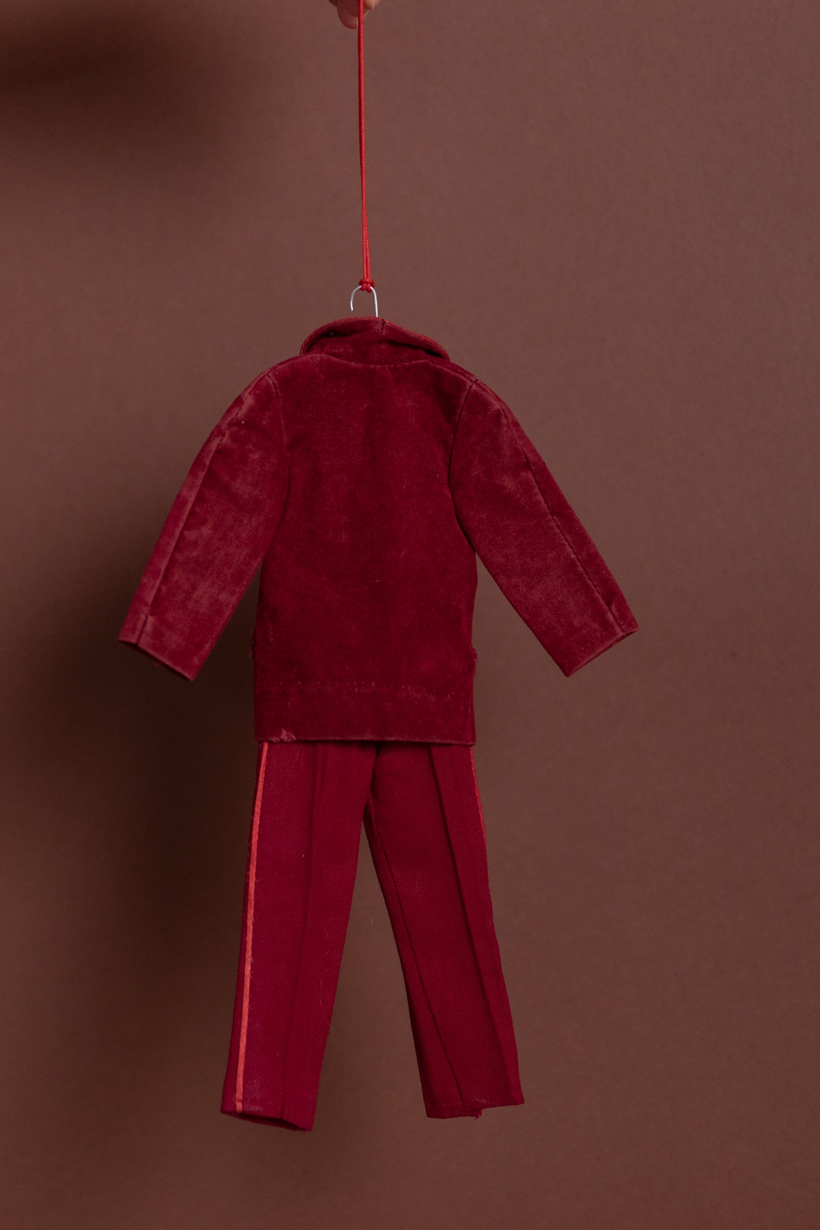 COLLECTABLE OUTFIT ORNAMENT 10