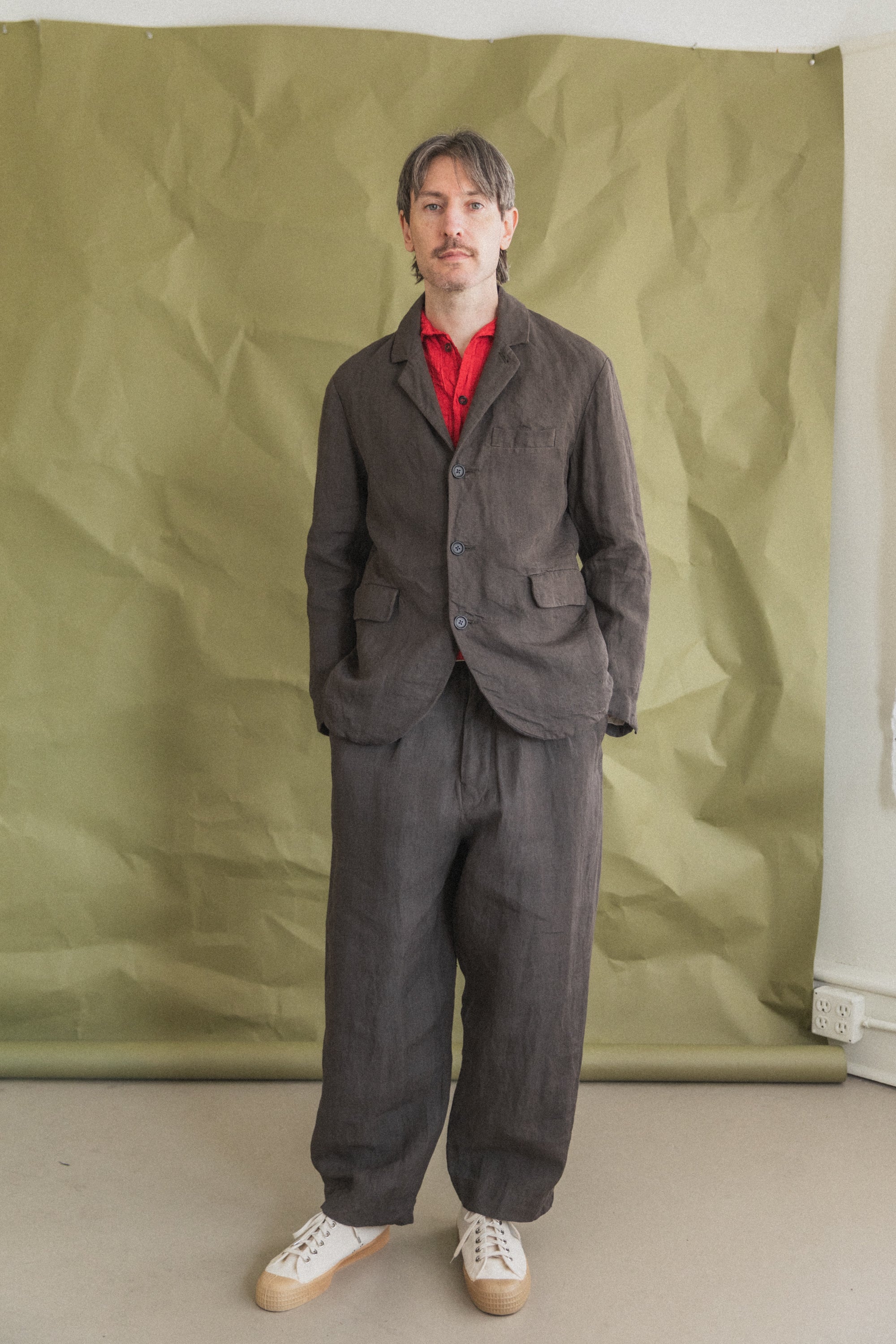 THREE BUTTON JACKET IN SHALE GREY DOBBY WEAVE HEMP