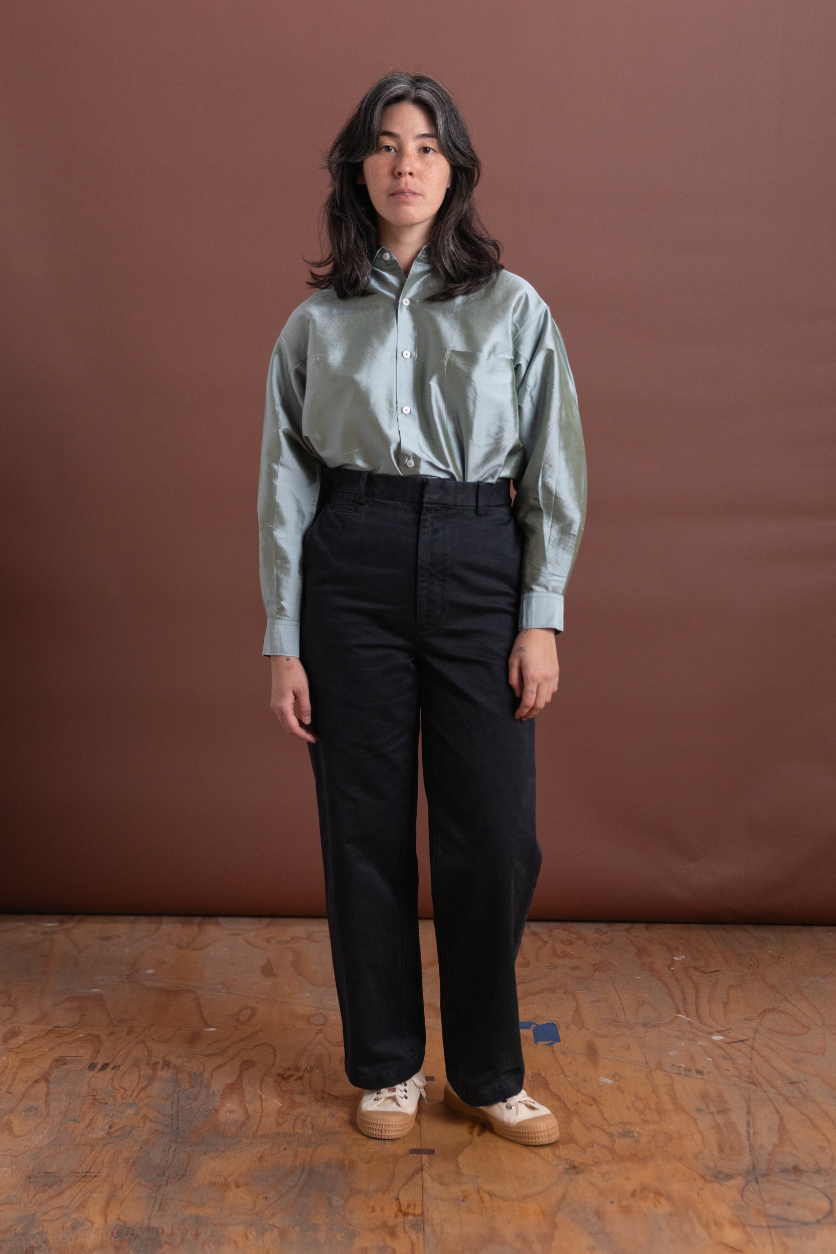 PRODUCT DYED FINX CHINO NARROW PANTS IN BLACK PRODUCT DYED FINX CHINO NARROW PANTS IN BLACK