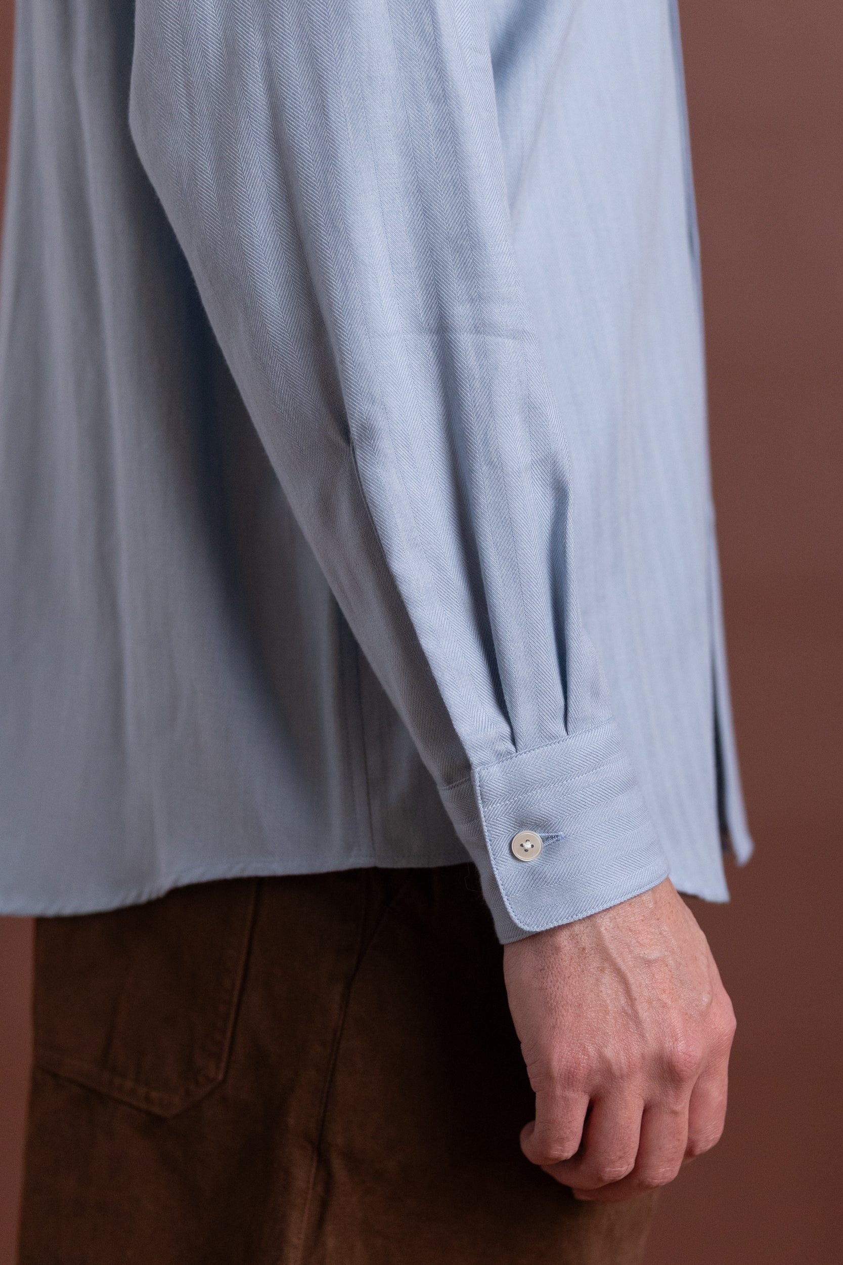 COTTON CASHMERE HERRINGBONE SHIRT IN LIGHT BLUE