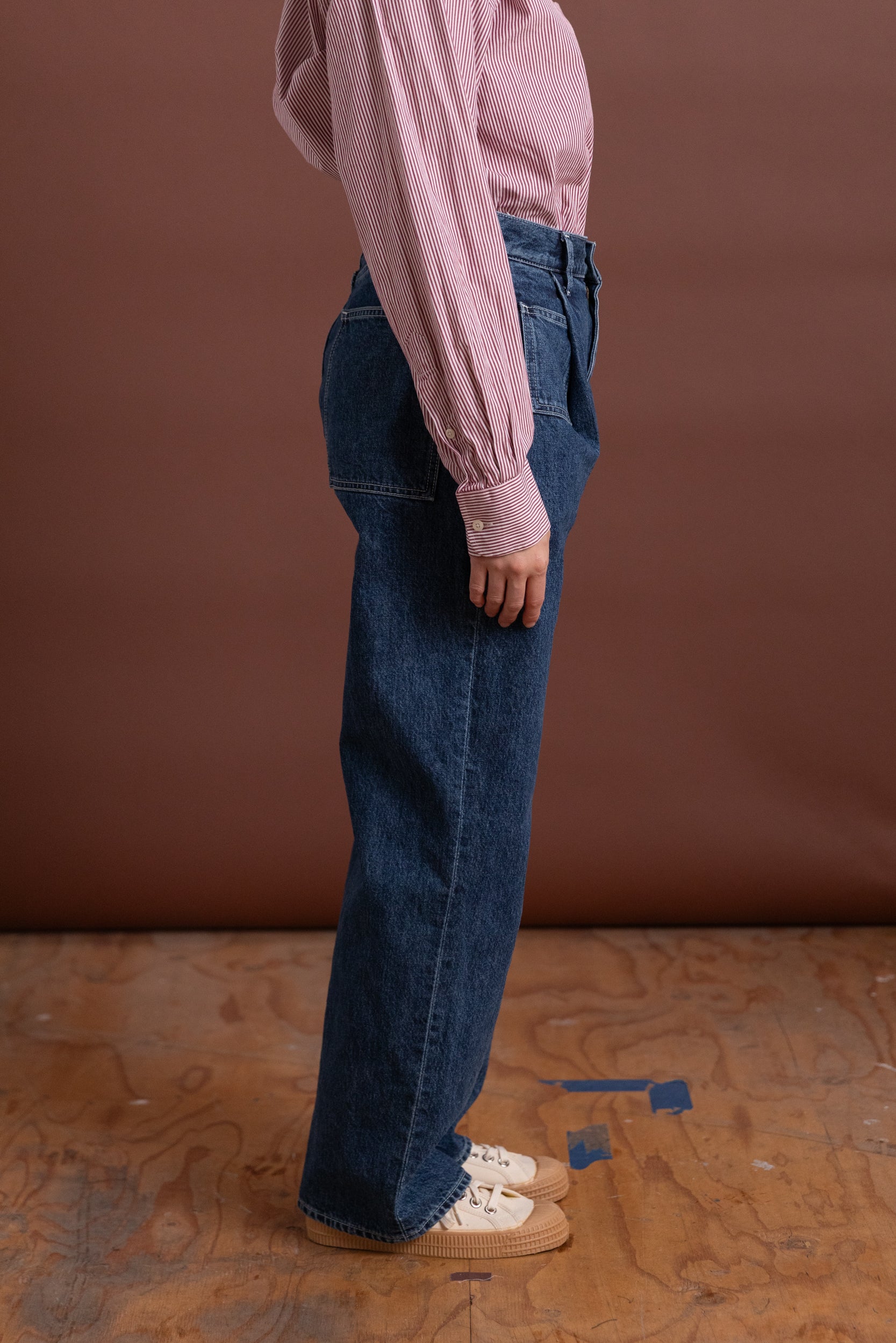 PLEATED JEANS WITH PATCH COIN POCKET