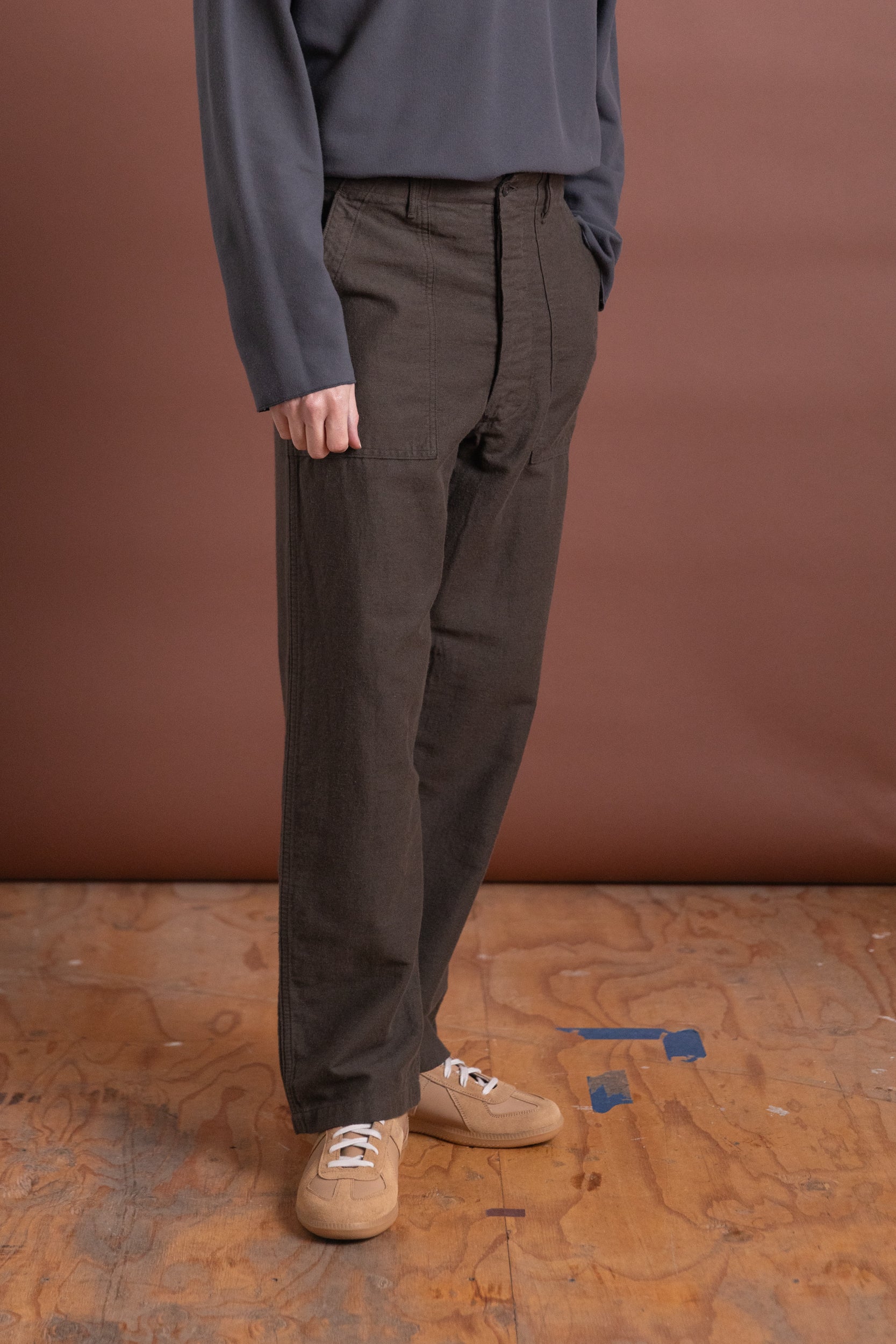 RELAX FIT COTTON LINEN MOLESKIN FATIGUE PANTS IN CHARCOAL GRAY