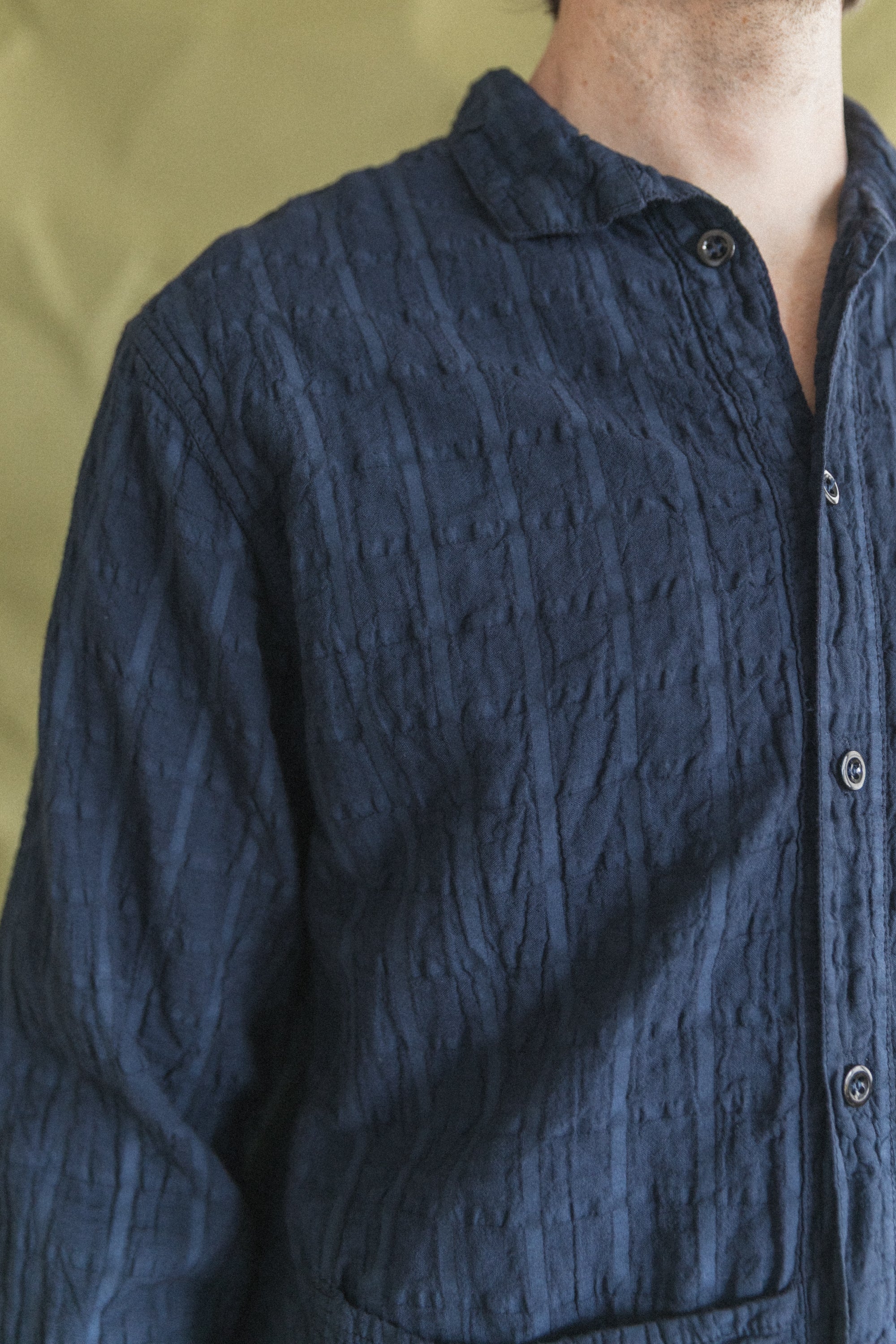 FLIPPED COLLAR SHIRT IN HADAL BLUE AIRBAG CAMBRIC