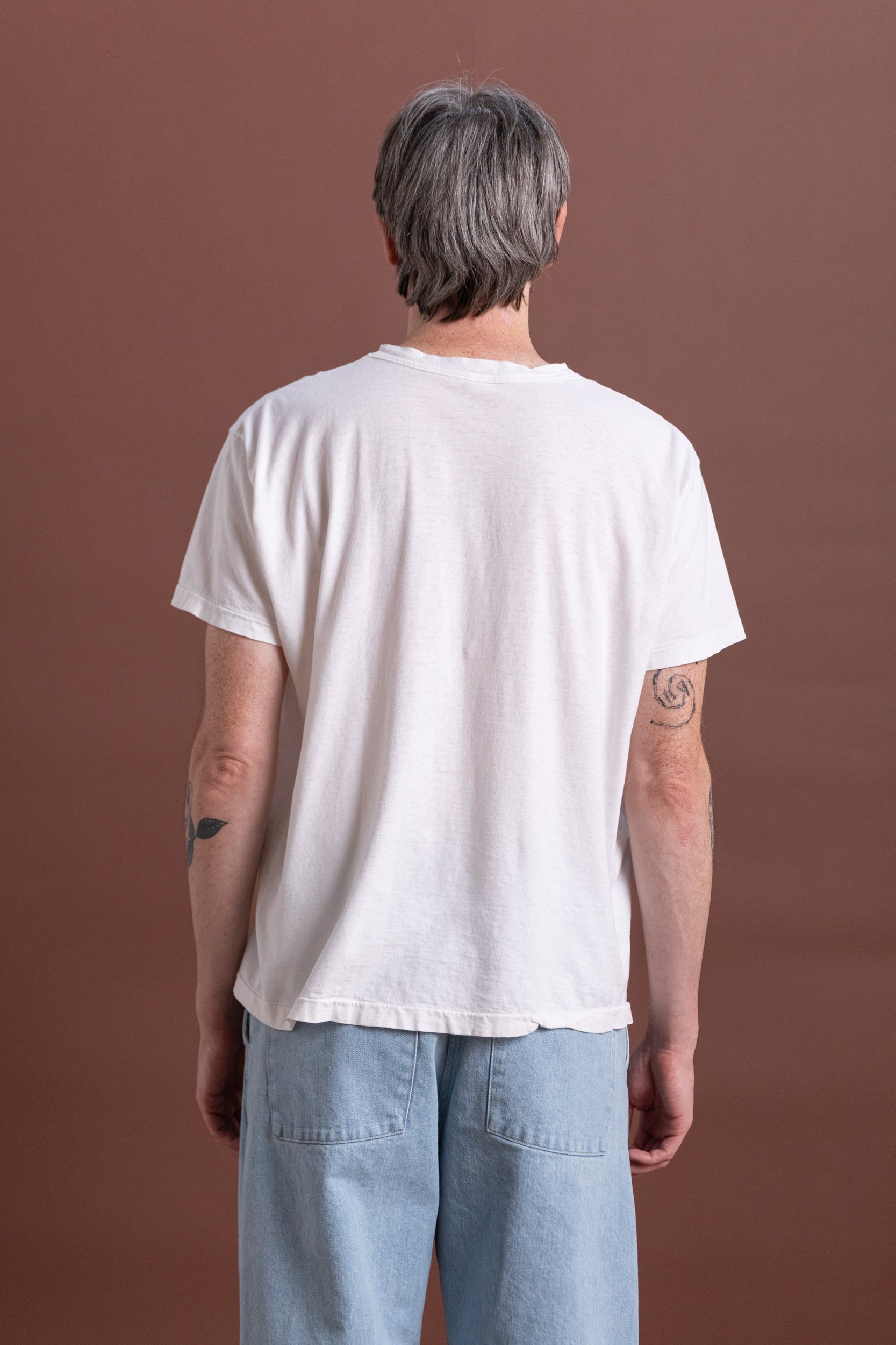 VINTAGE WHITE TEE 50