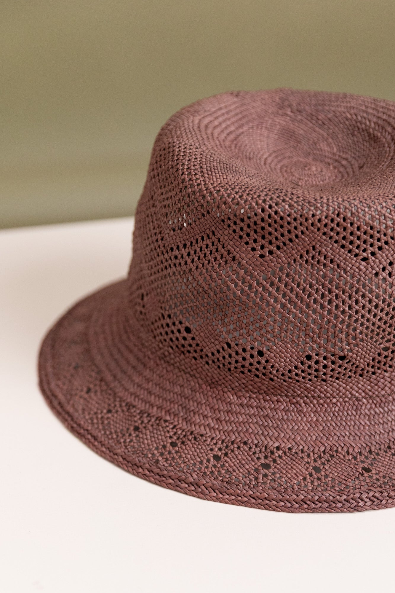 TRIPPER HAT IN WALNUT DYED PANAMA STRAW