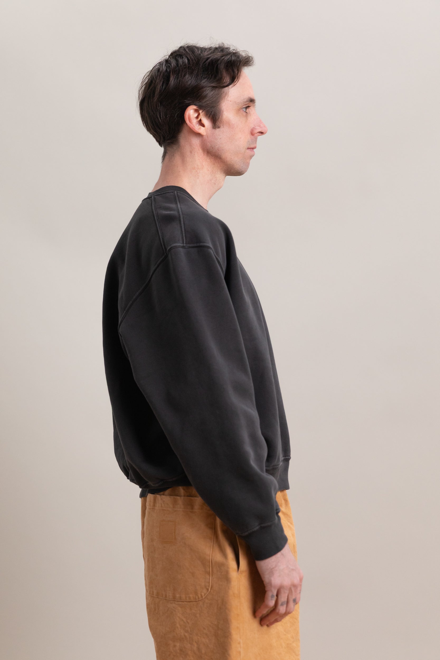 MINI CREWNECK IN PIGMENT CHARCOAL