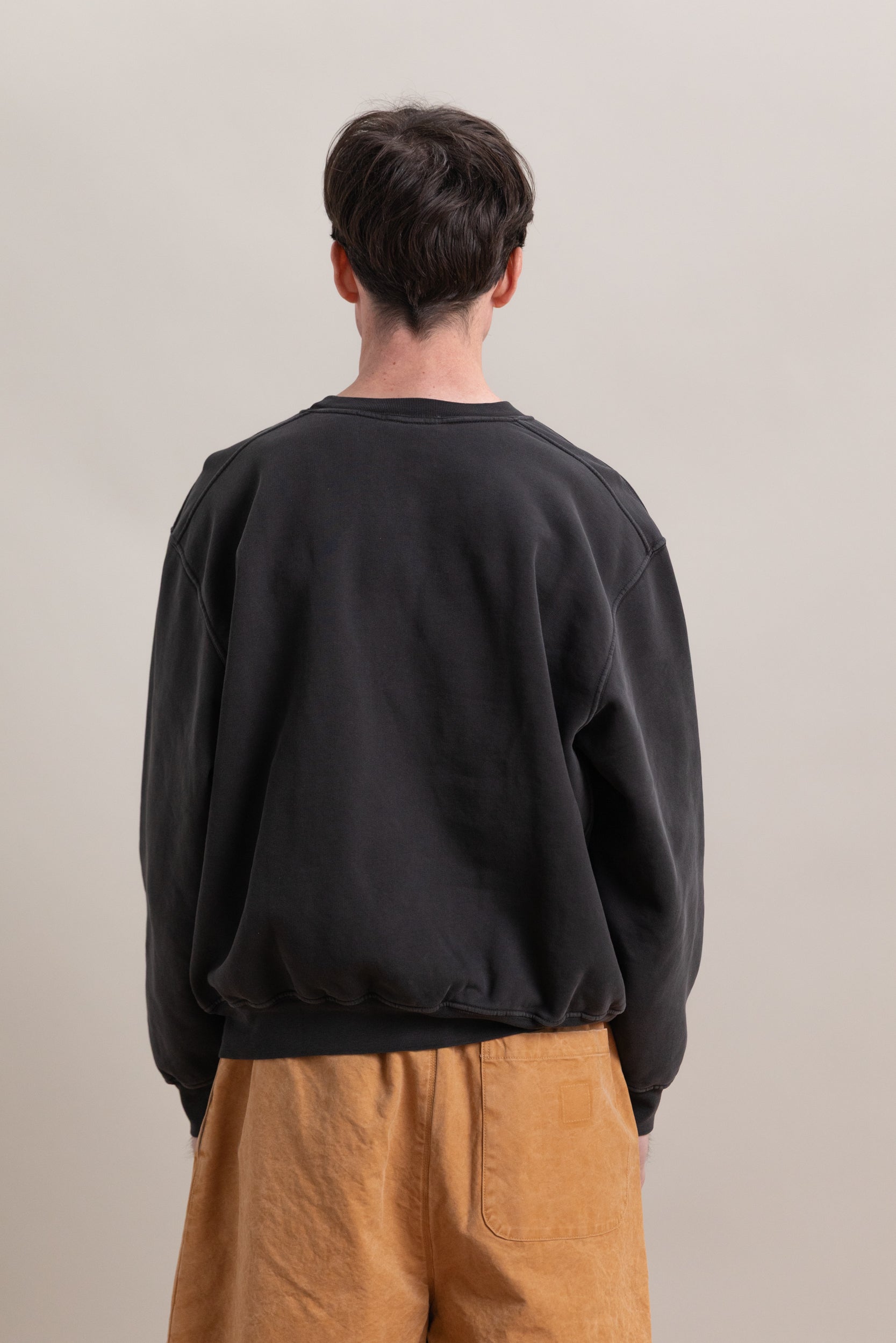 MINI CREWNECK IN PIGMENT CHARCOAL