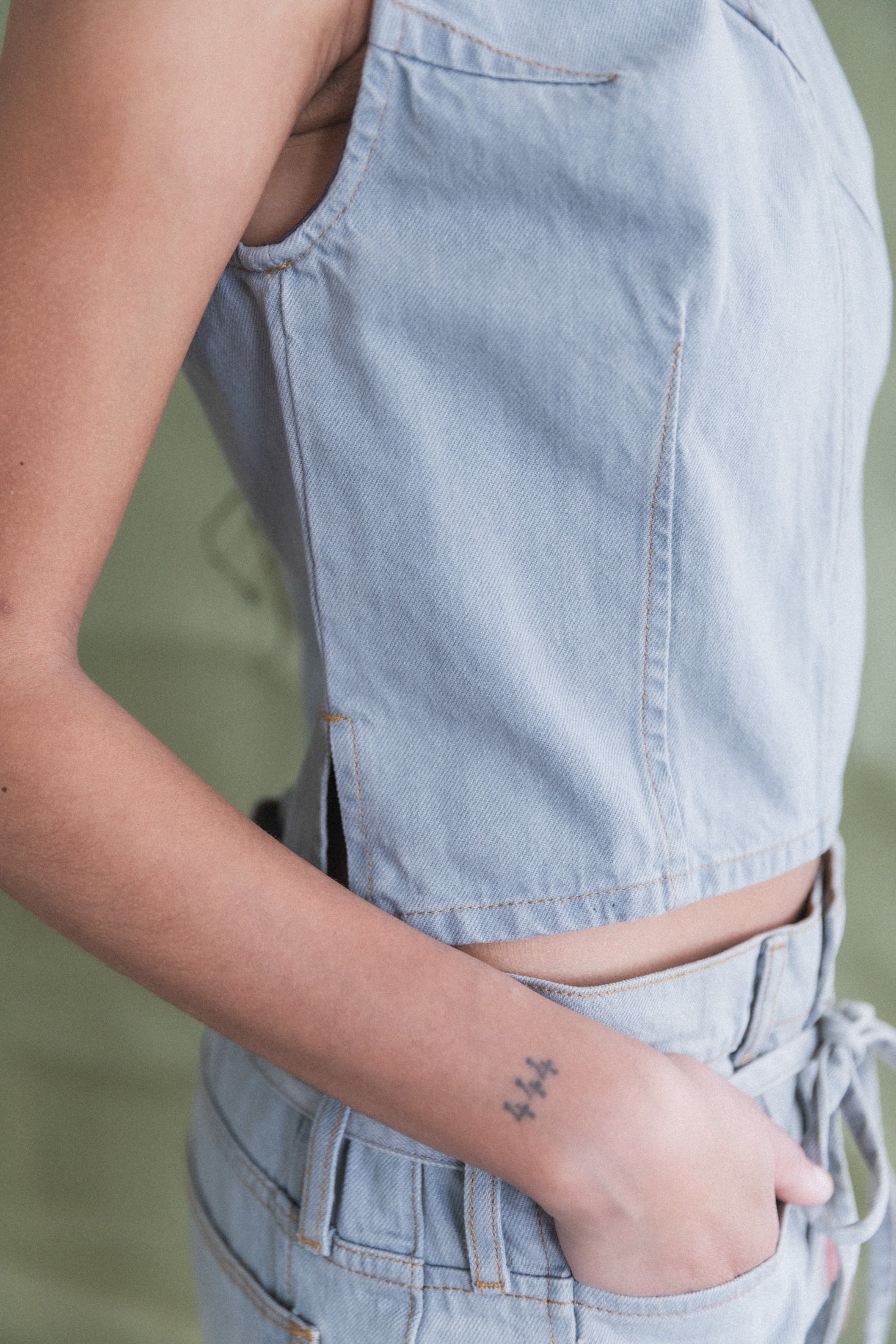 ANGLE TANK IN LUNAR DENIM