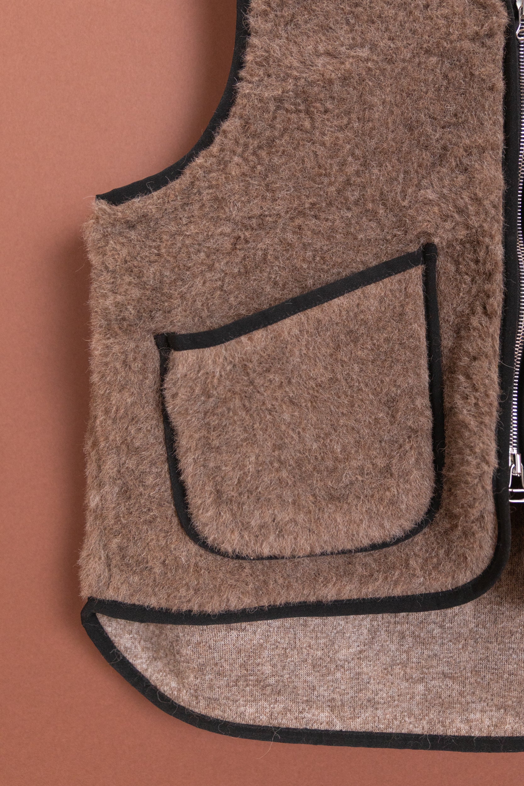 WOMEN'S STRATUS ALPACA PILE VEST