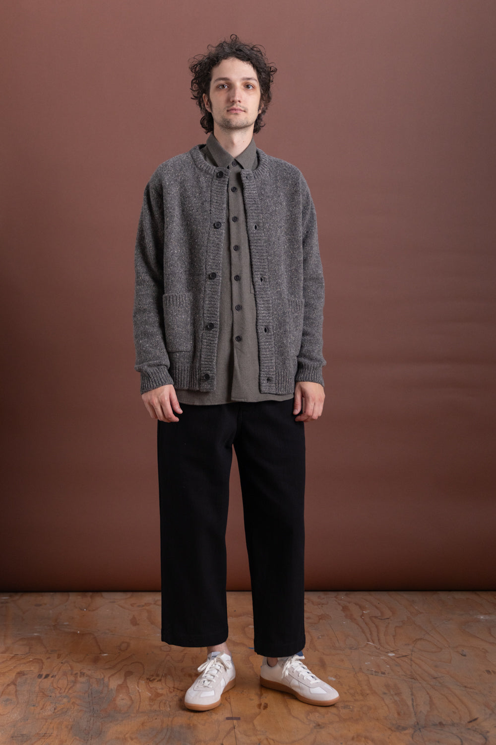 CREWNECK CARDIGAN IN HEATHER GREY WOOL TWEED