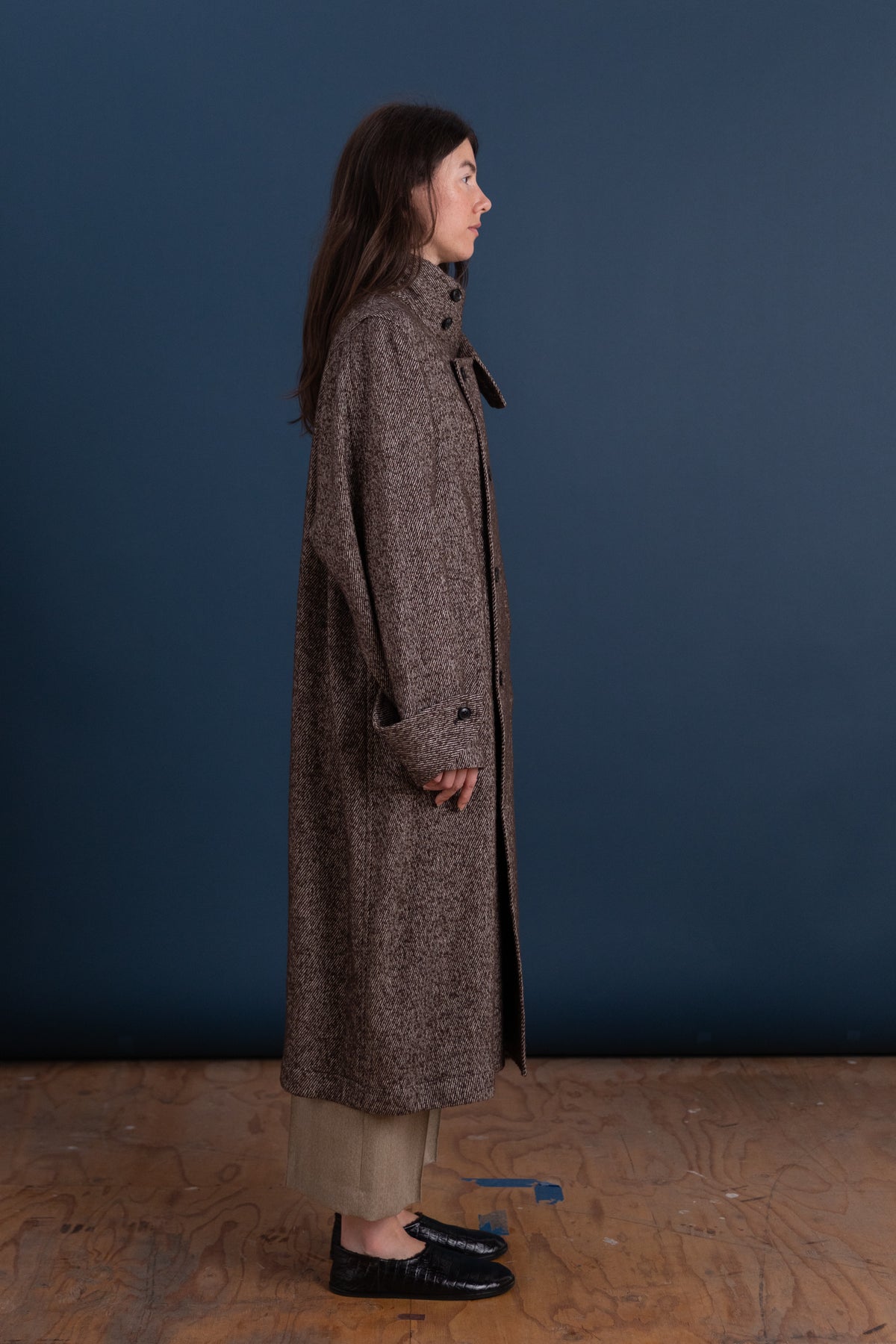 STAND COLLAR COAT IN BROWN WOOL
