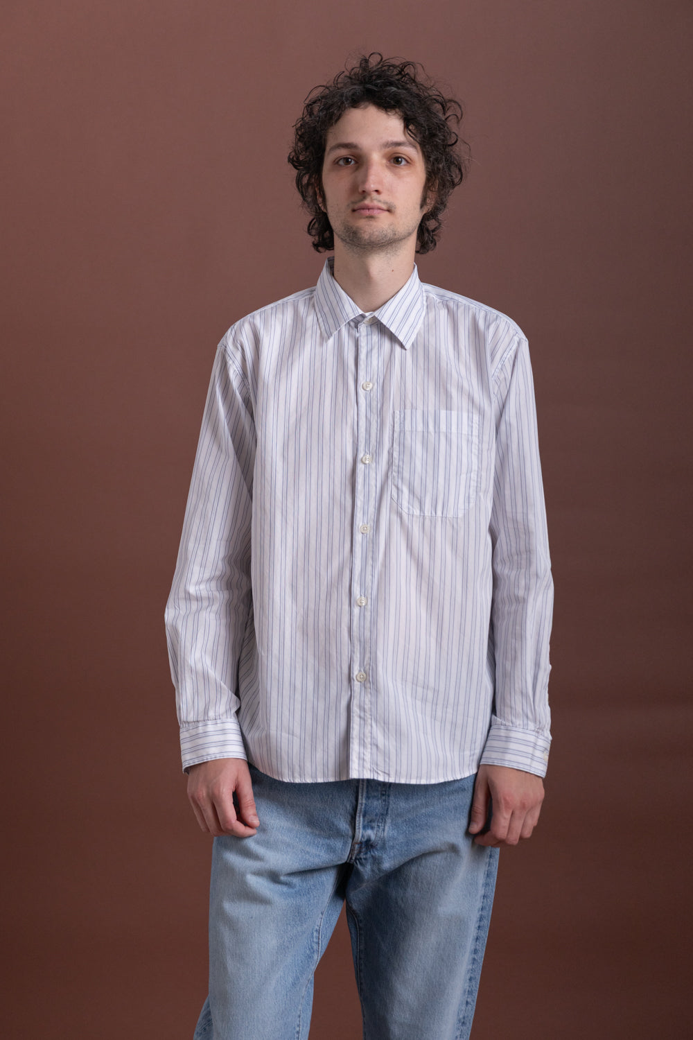 DISTANT SHIRT IN CONVENTIONAL STRIPE