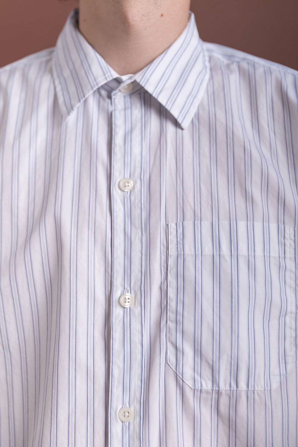 DISTANT SHIRT IN CONVENTIONAL STRIPE