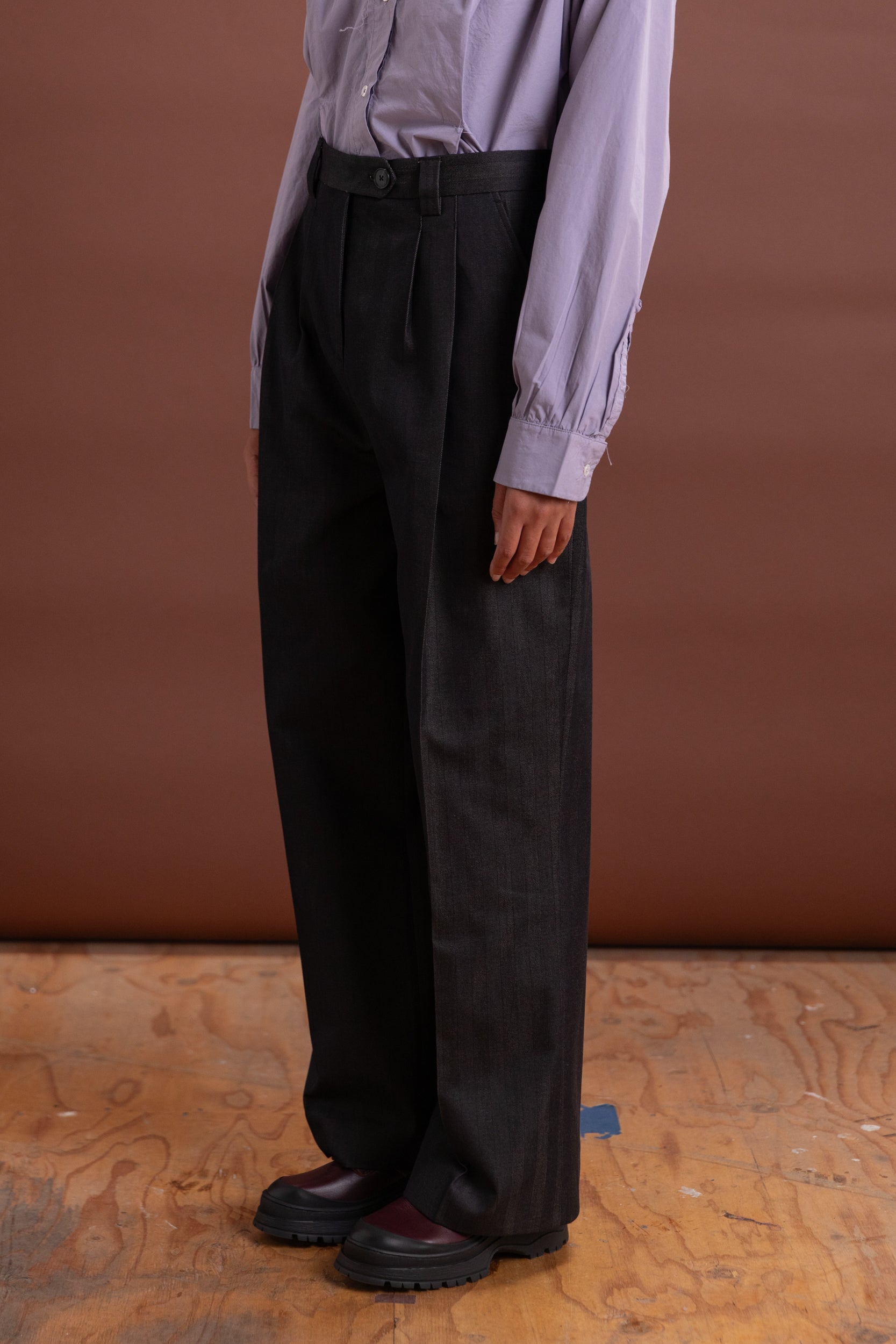 FAVORITE TROUSER IN BLACK SOLARO HERRINGBONE