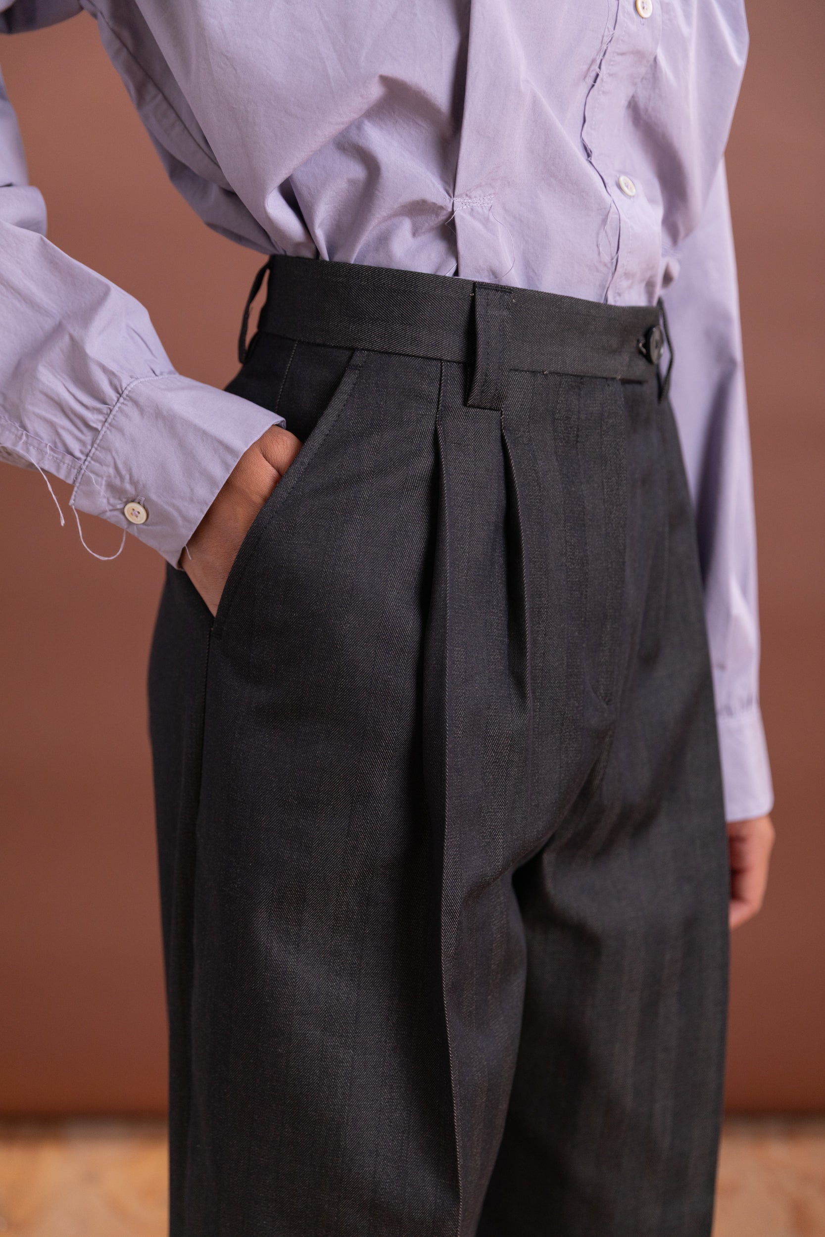 FAVORITE TROUSER IN BLACK SOLARO HERRINGBONE