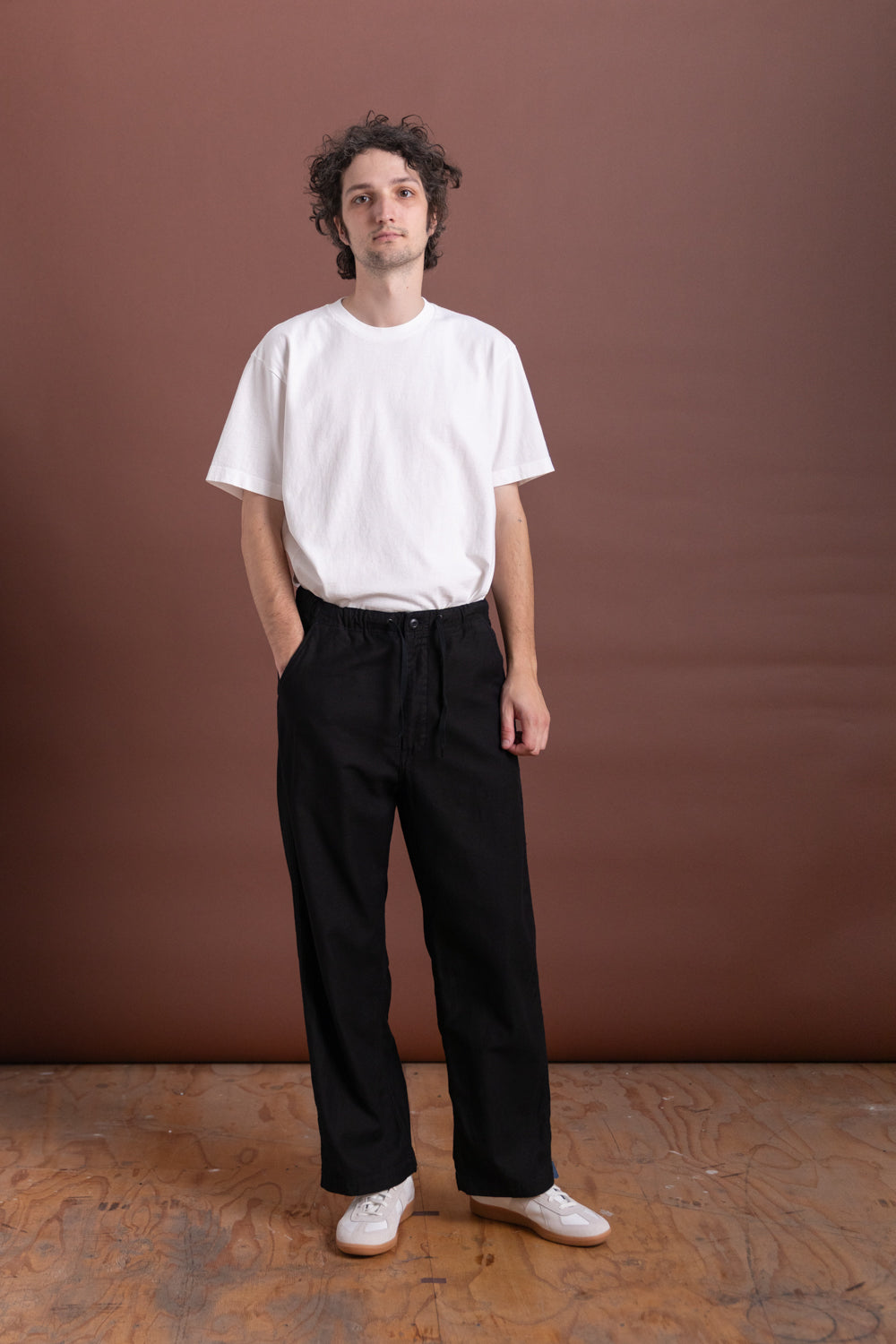 WIDE FIT NEW YORKER PANTS IN BLACK