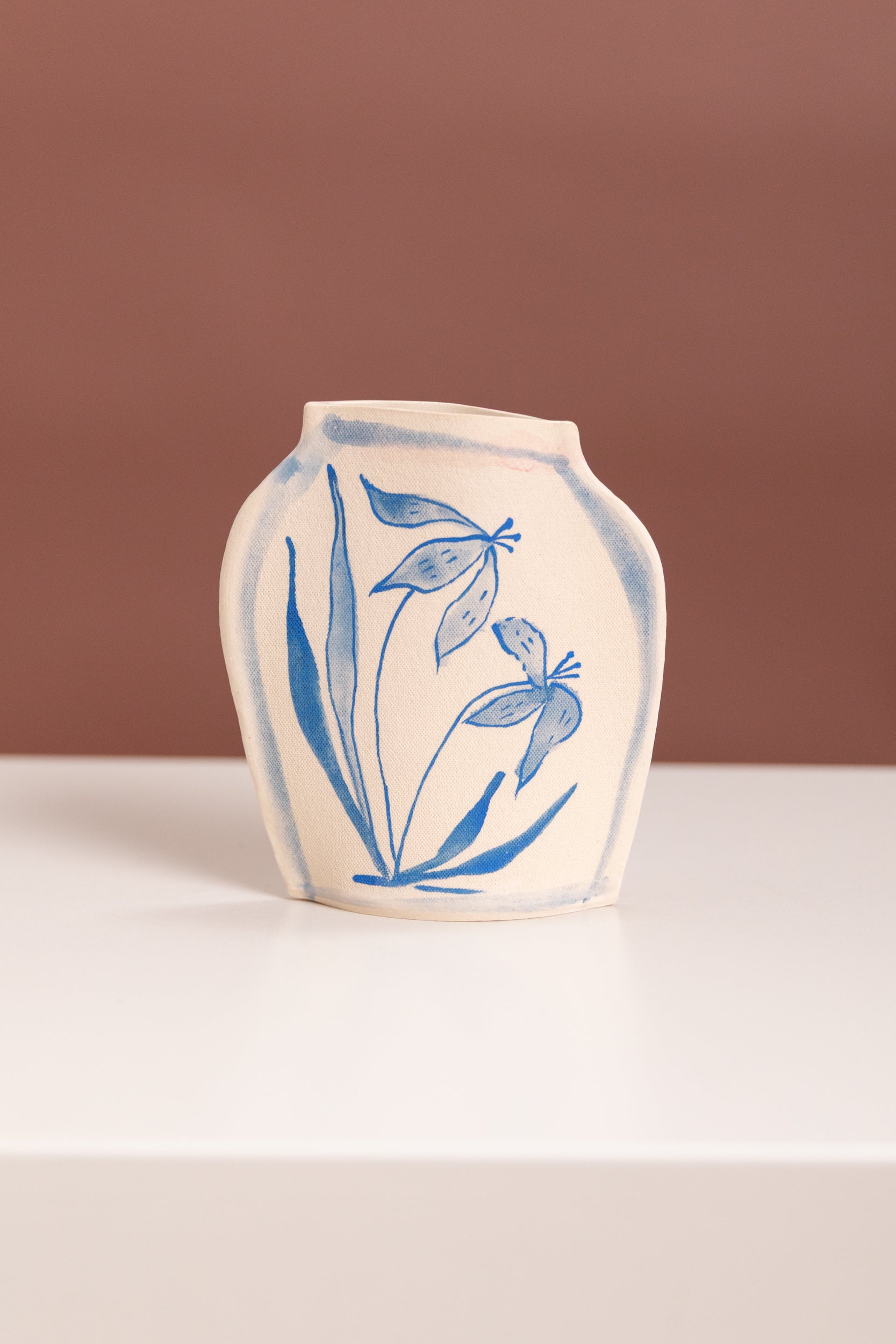 DELFT TIGERLILY VASE