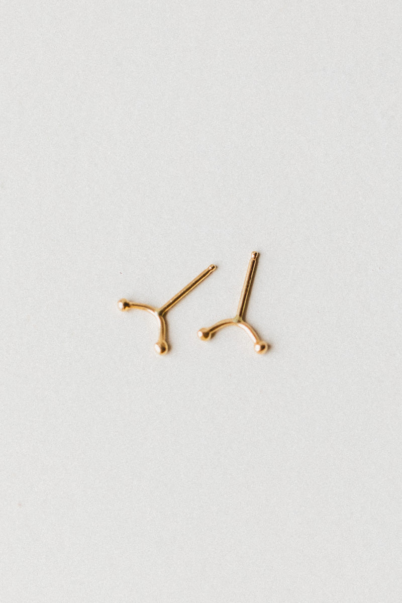 PEARL CURVE STUDS IN 14K GOLD
