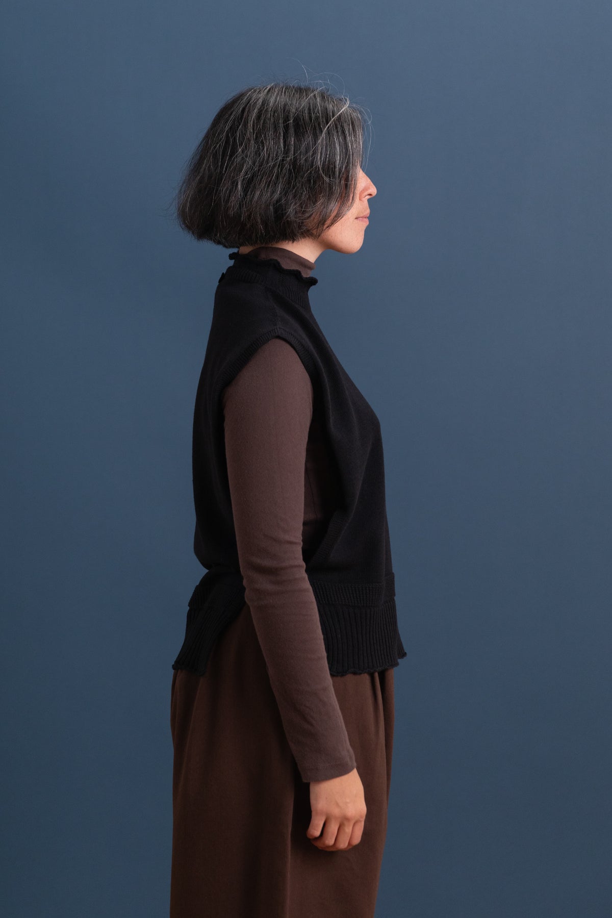 COTTON CASHMERE VEST IN BLACK