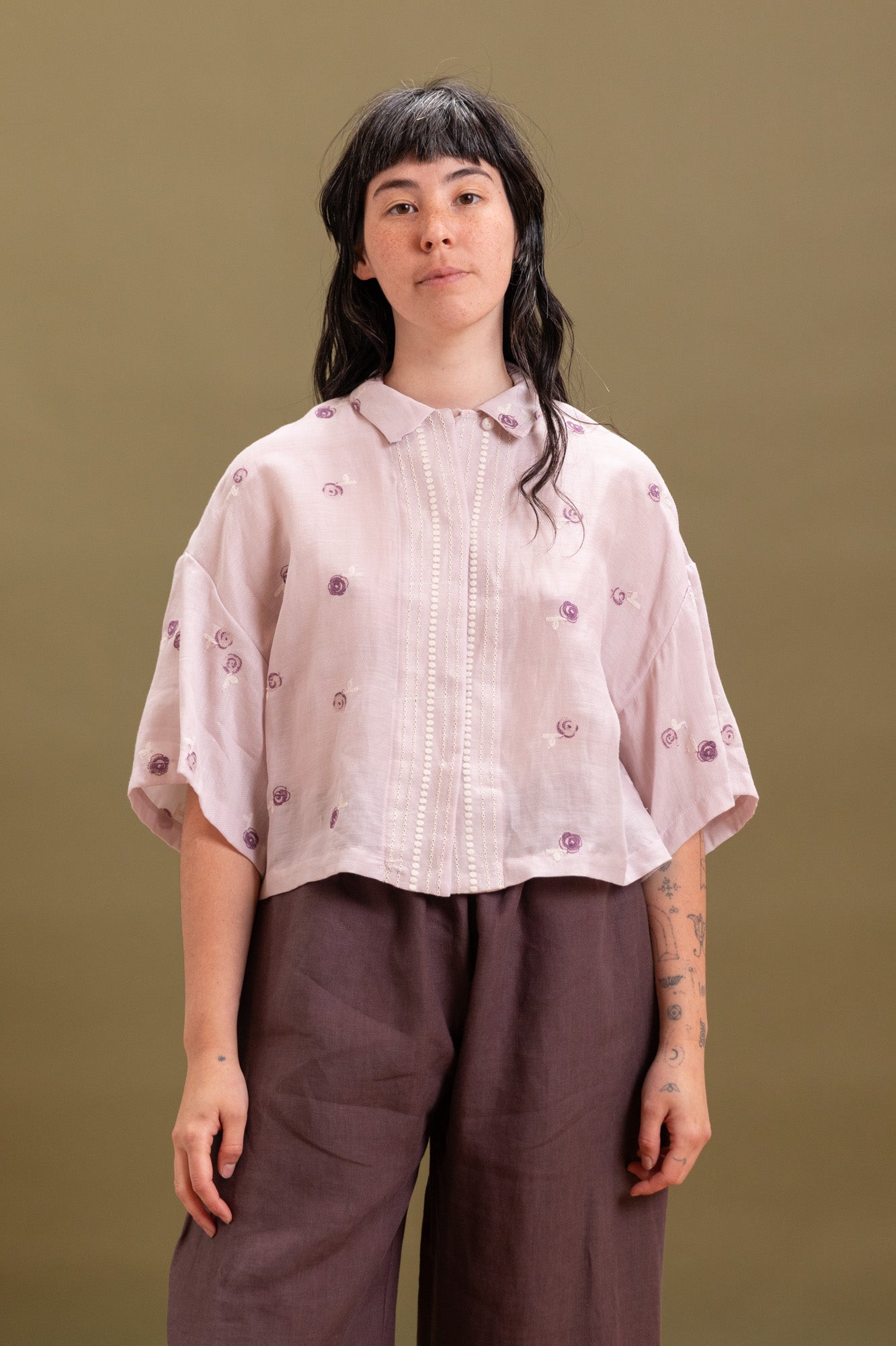 EMBROIDERY BLOUSE IN LIGHT PINK COTTON/RAMIE