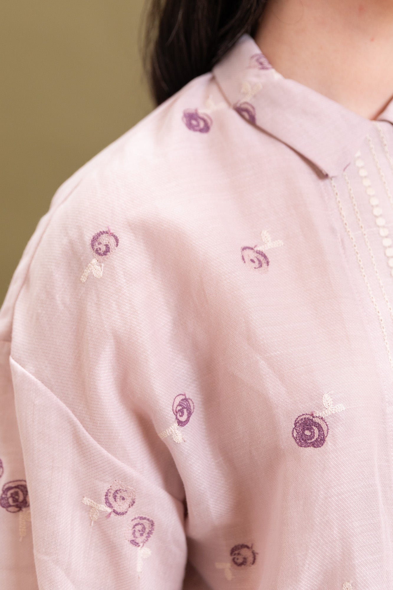 EMBROIDERY BLOUSE IN LIGHT PINK COTTON/RAMIE