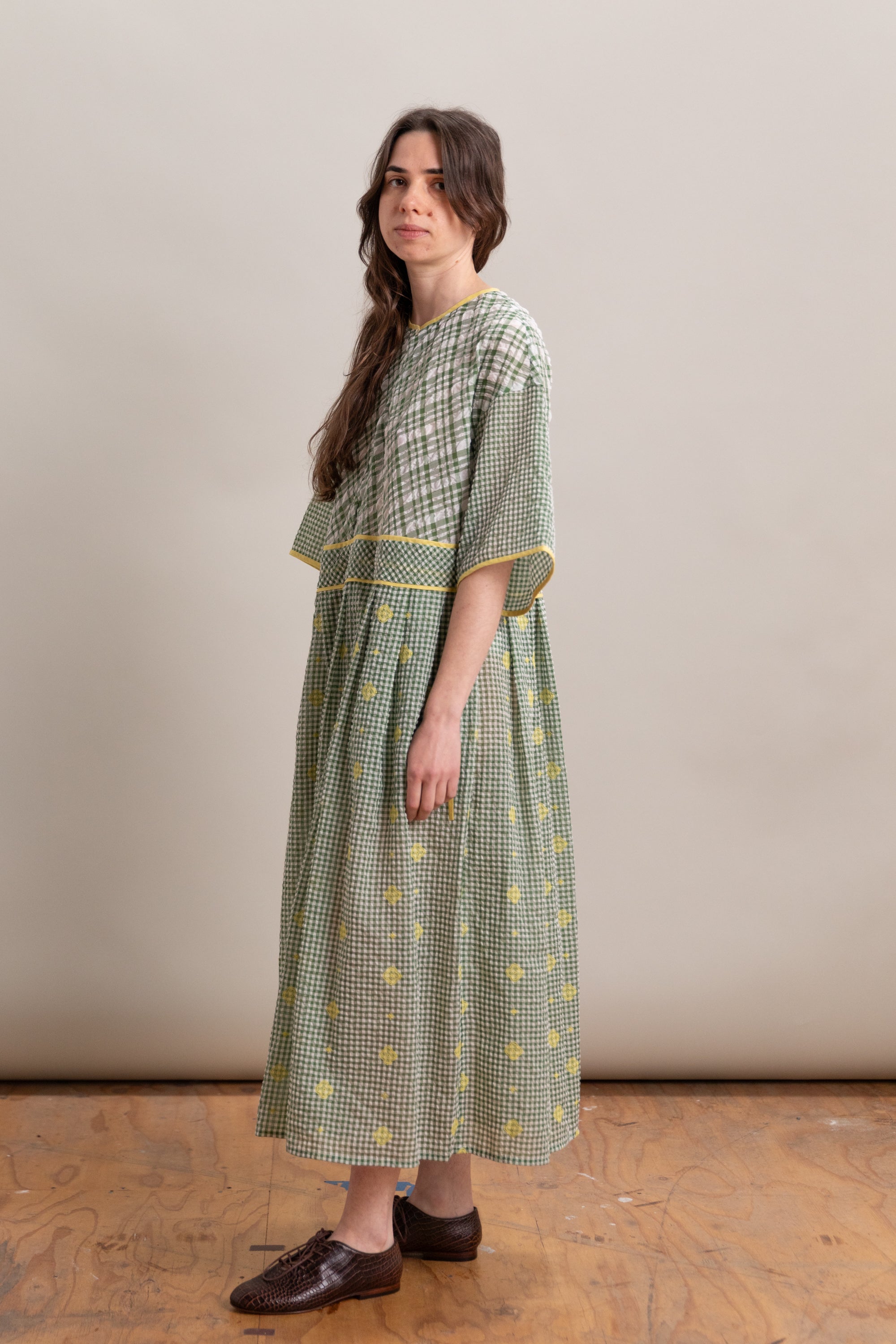 EMBROIDERY DRESS IN GREEN