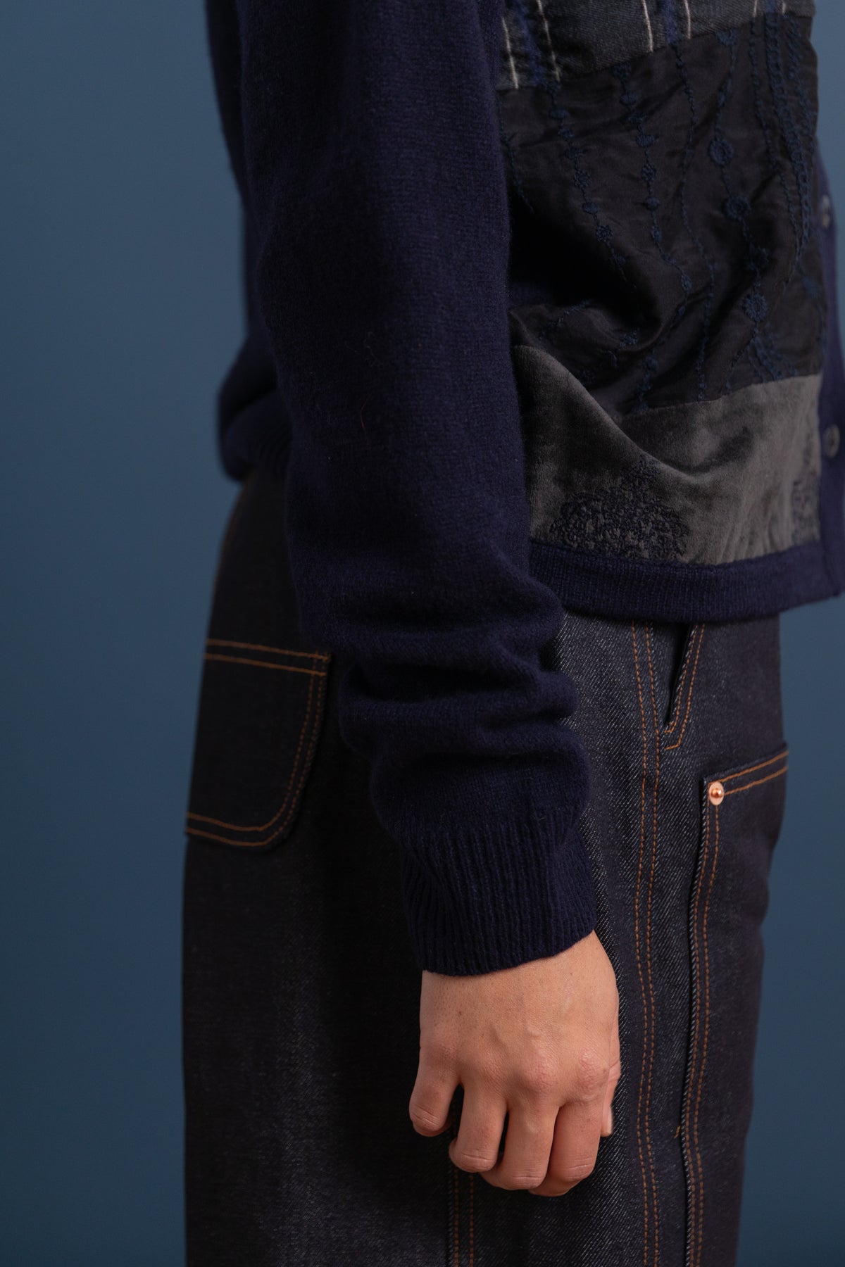 EMBROIDERY FABRIC PATCHWORK CARDIGAN IN NAVY