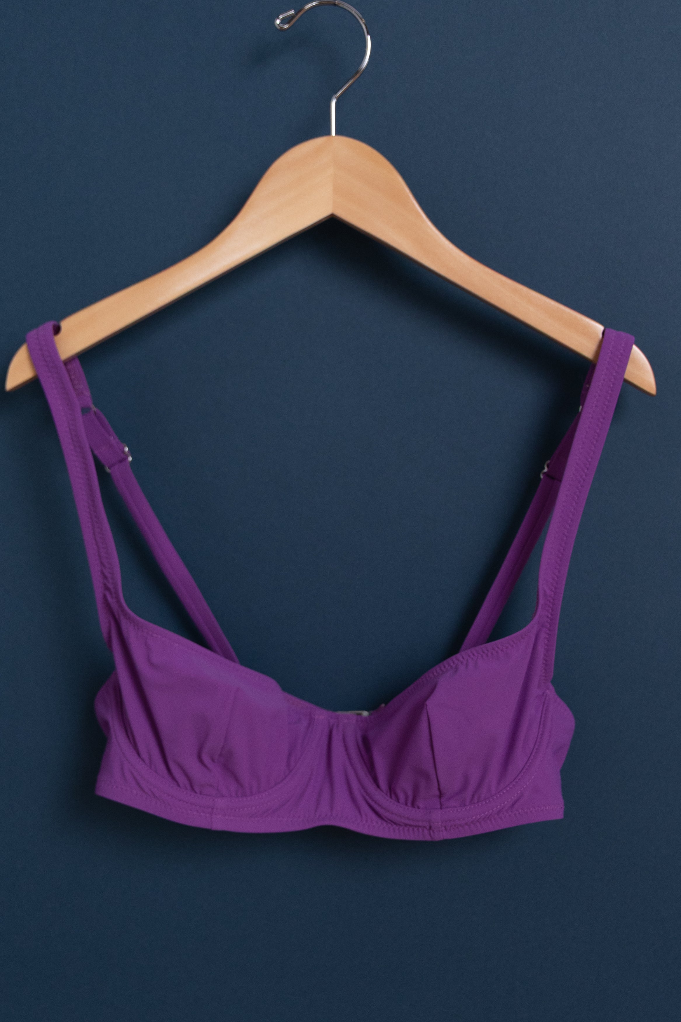 UJLIA UNDERWIRE BIKINI TOP IN VIOLA