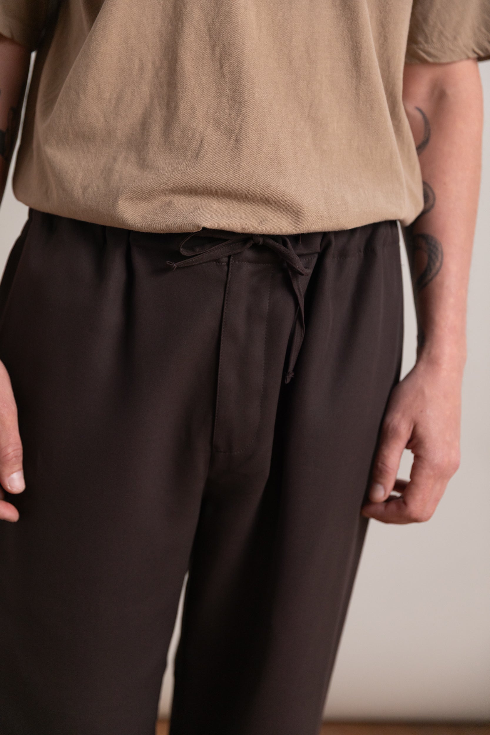 REPOS PANT IN BROWN DOUBLE CLOTH