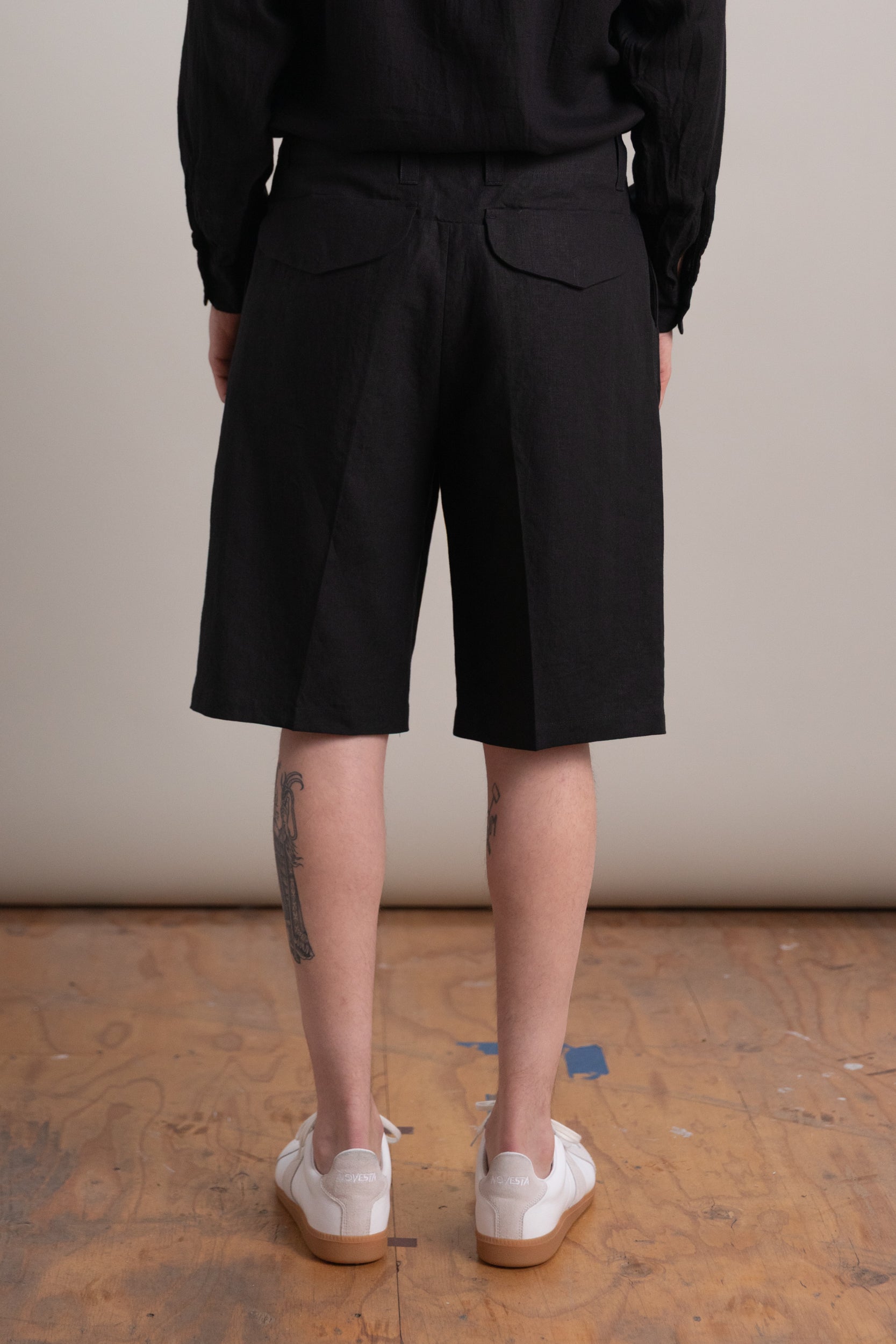 ATOLL SHORTS IN BLACK HIGH DENSITY LINEN