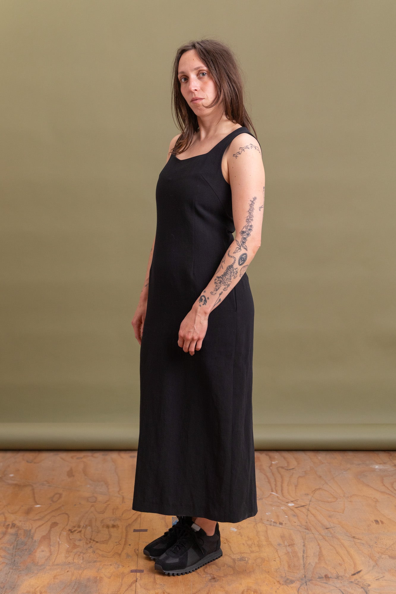 HARD TWIST COTTON LINEN GABARDINE DRESS IN BLACK