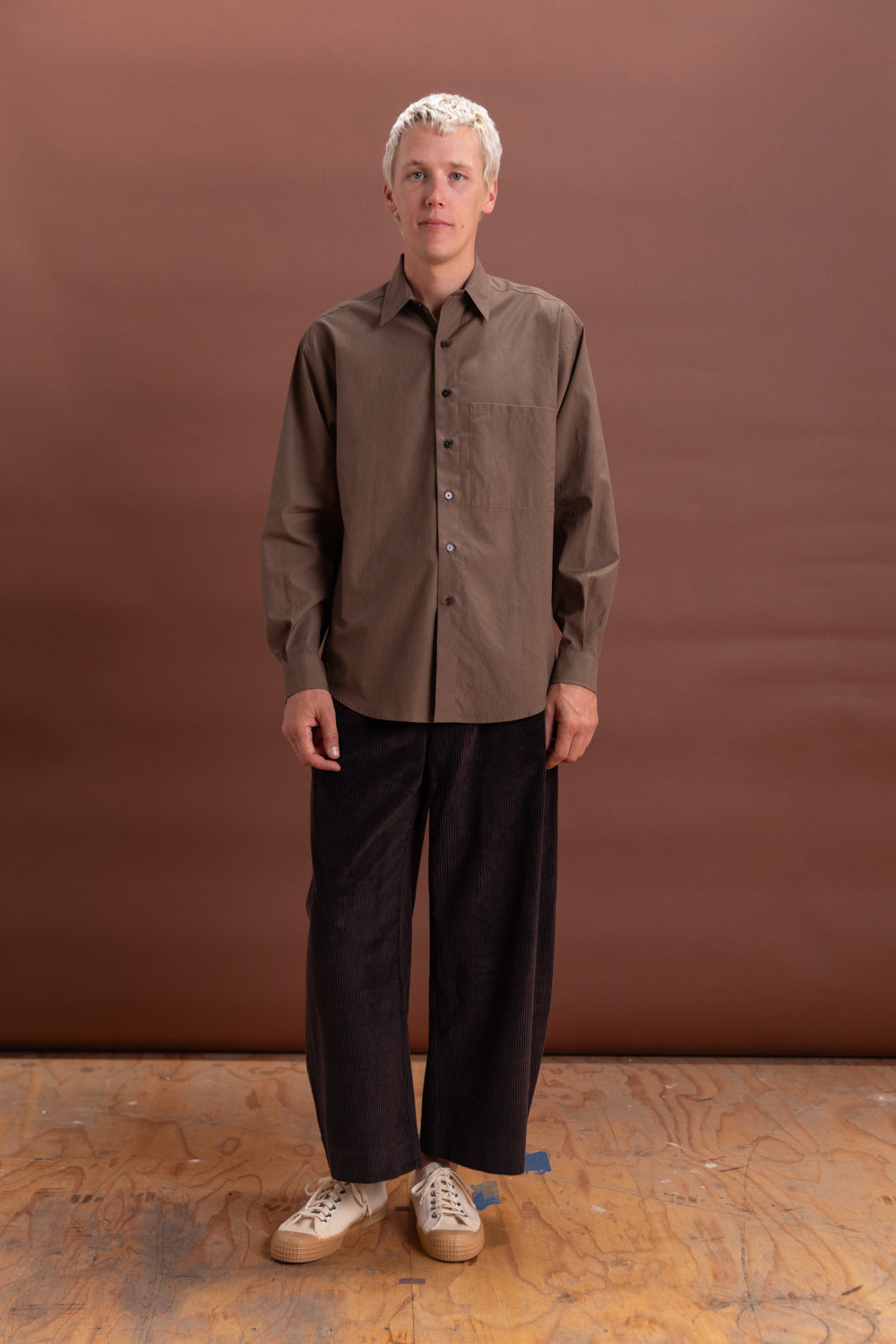 WASHED FINX TWILL BIG SHIRT IN BROWN