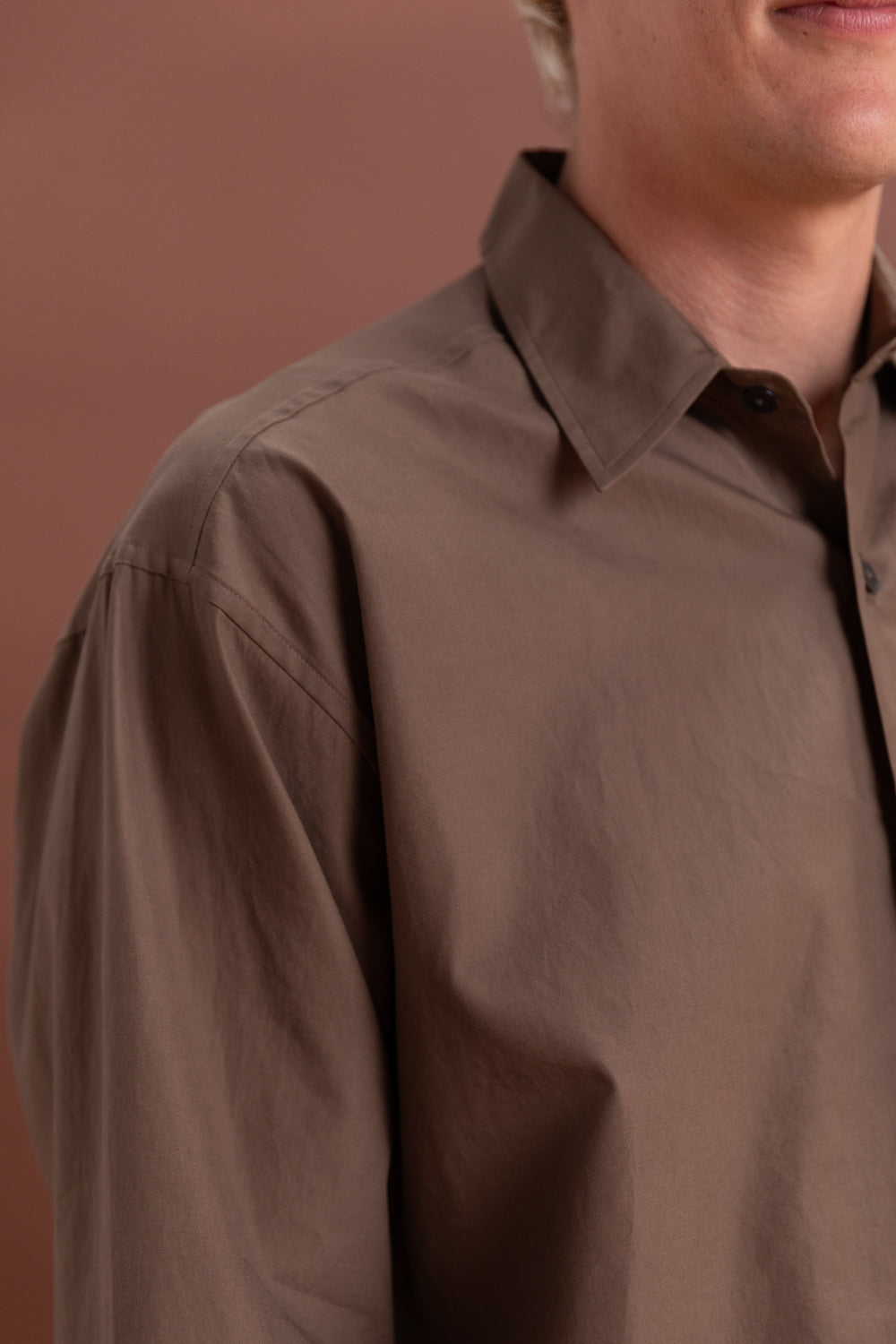 WASHED FINX TWILL BIG SHIRT IN BROWN