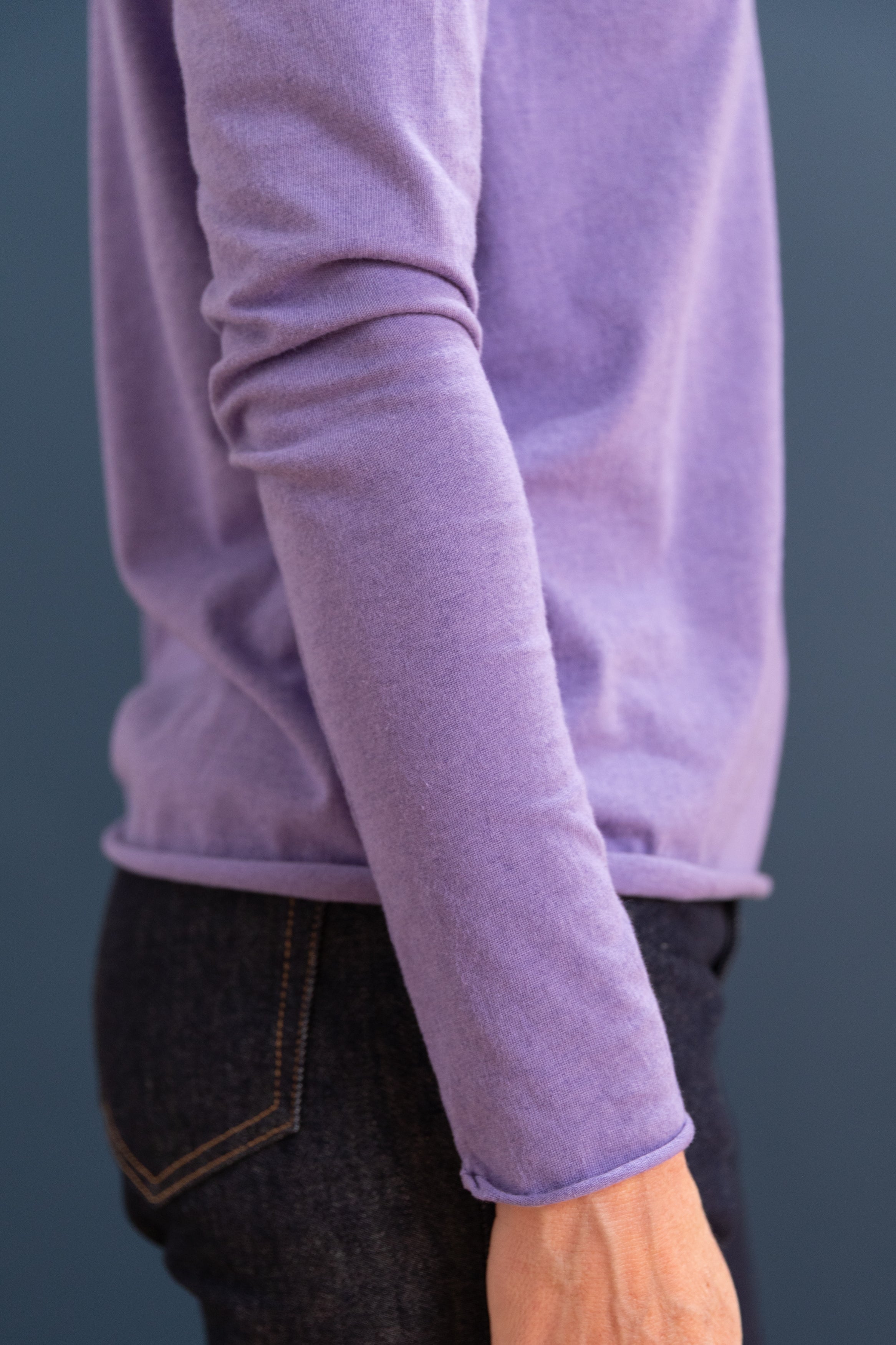 BRUSHED ORGANIC COTTON CASHMERE JERSEY LONG SLEEVE TEE IN LIGHT PURPLE