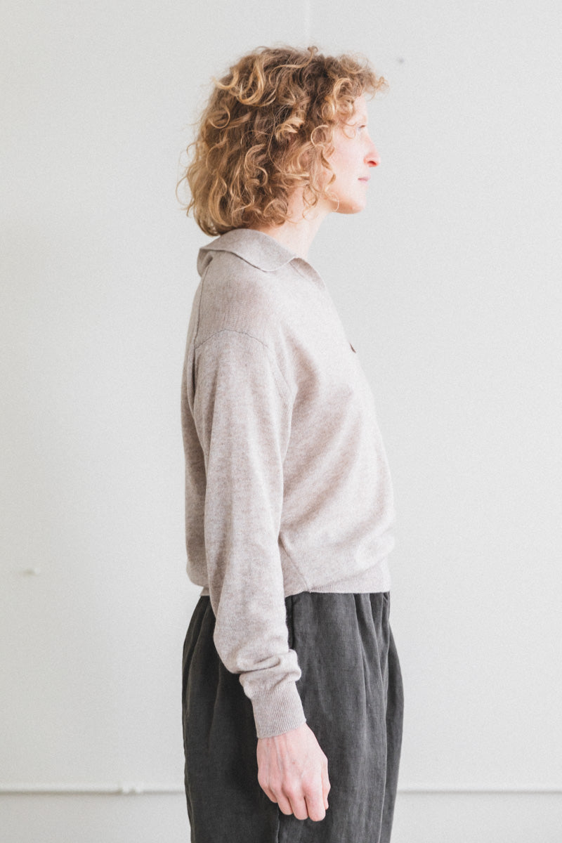 SUPER FINE CASHMERE SILK KNIT SKIPPER POLO IN TOP BEIGE
