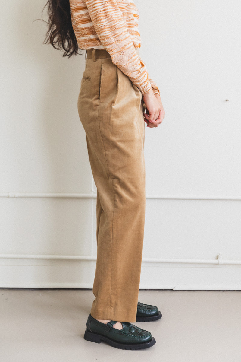 FINX CORDUROY SLACKS IN LIGHT BROWN