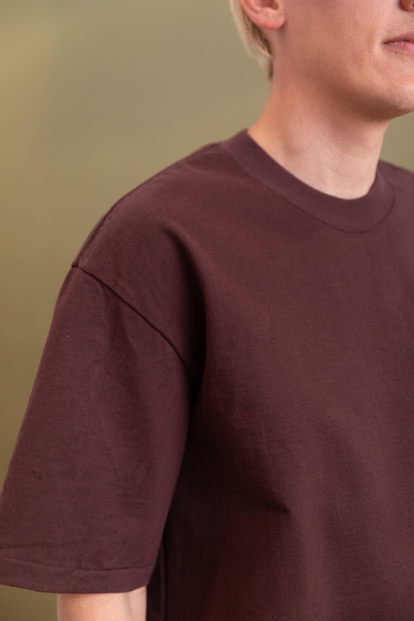 HEAVY WEIGHT POCKET TEE IN BROWN