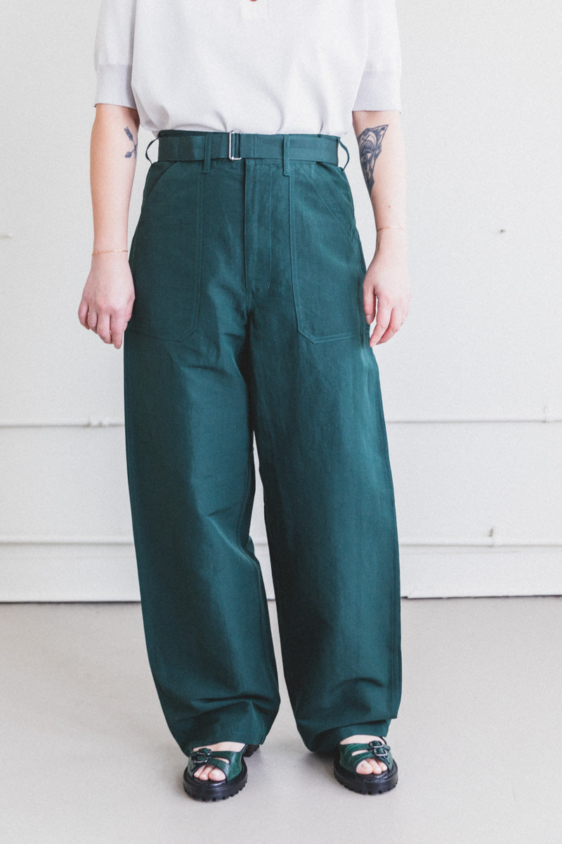 HIGH DENSITY FINX LINEN WEATHER PANTS IN DARK GREEN