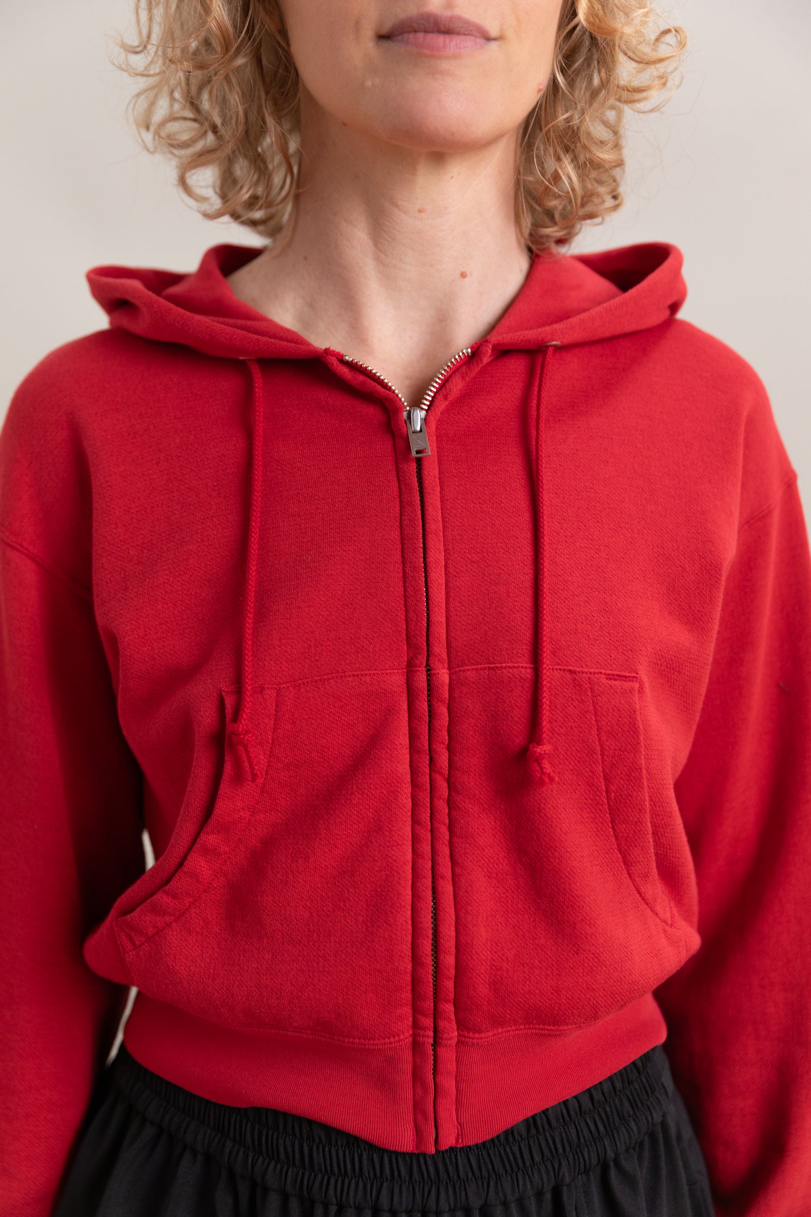 HIGH TWIST LIGHT SWEAT ZIP PARKA IN RED