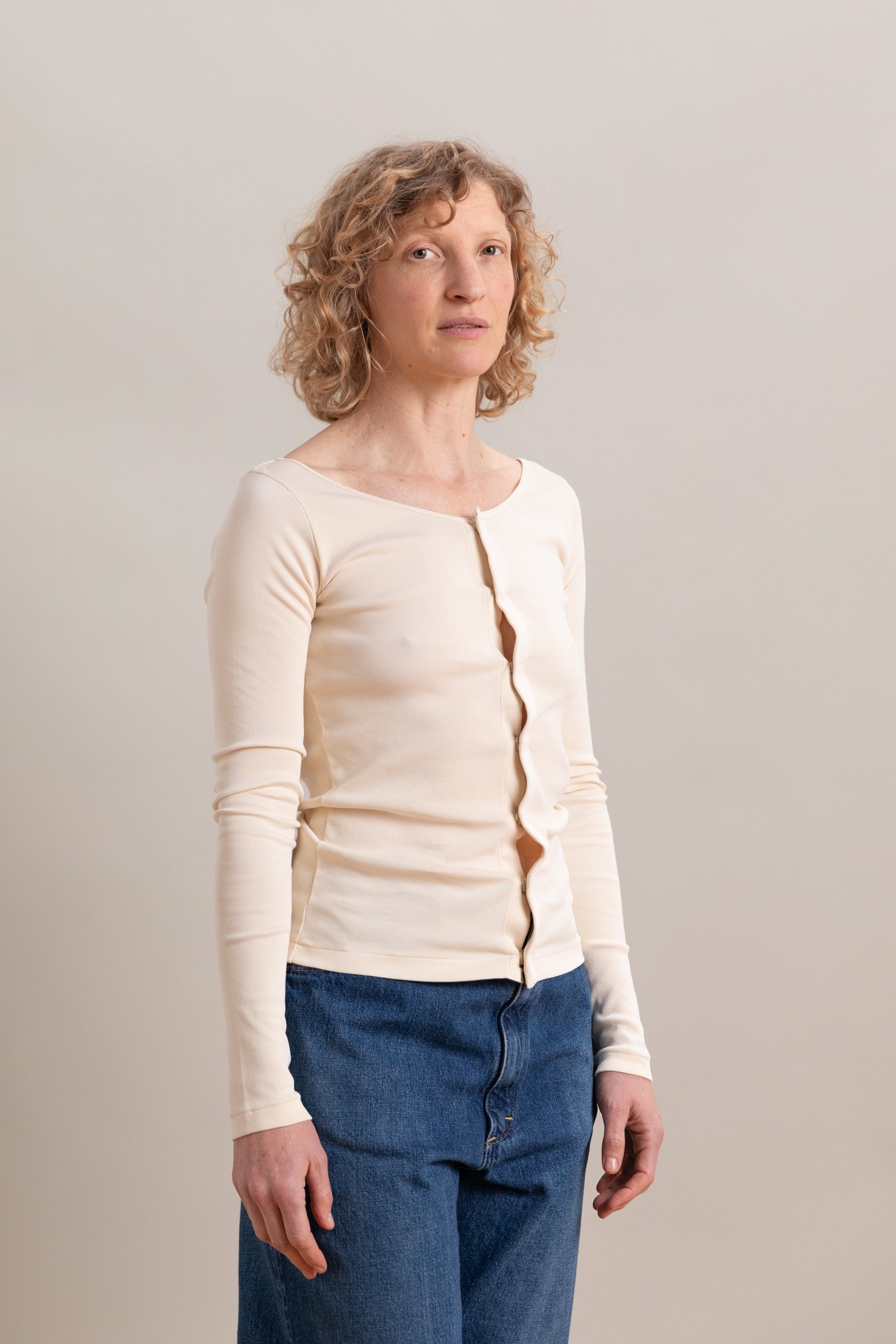 ORGANIC COTTON FINE RIB CARDIGAN IN IVORY