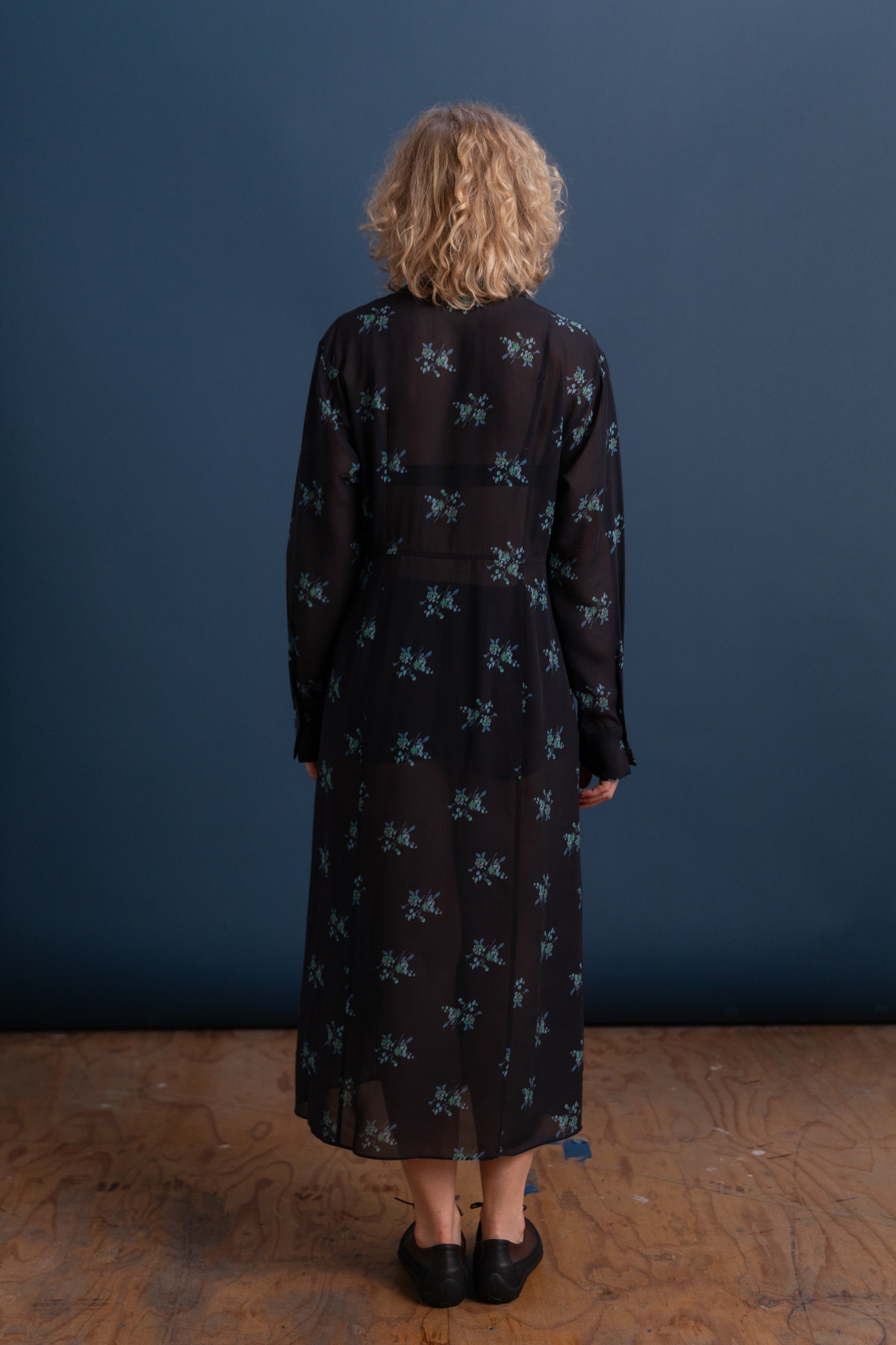PRINTED AIRY SILK GEORGETTE DRESS IN INK BLACK
