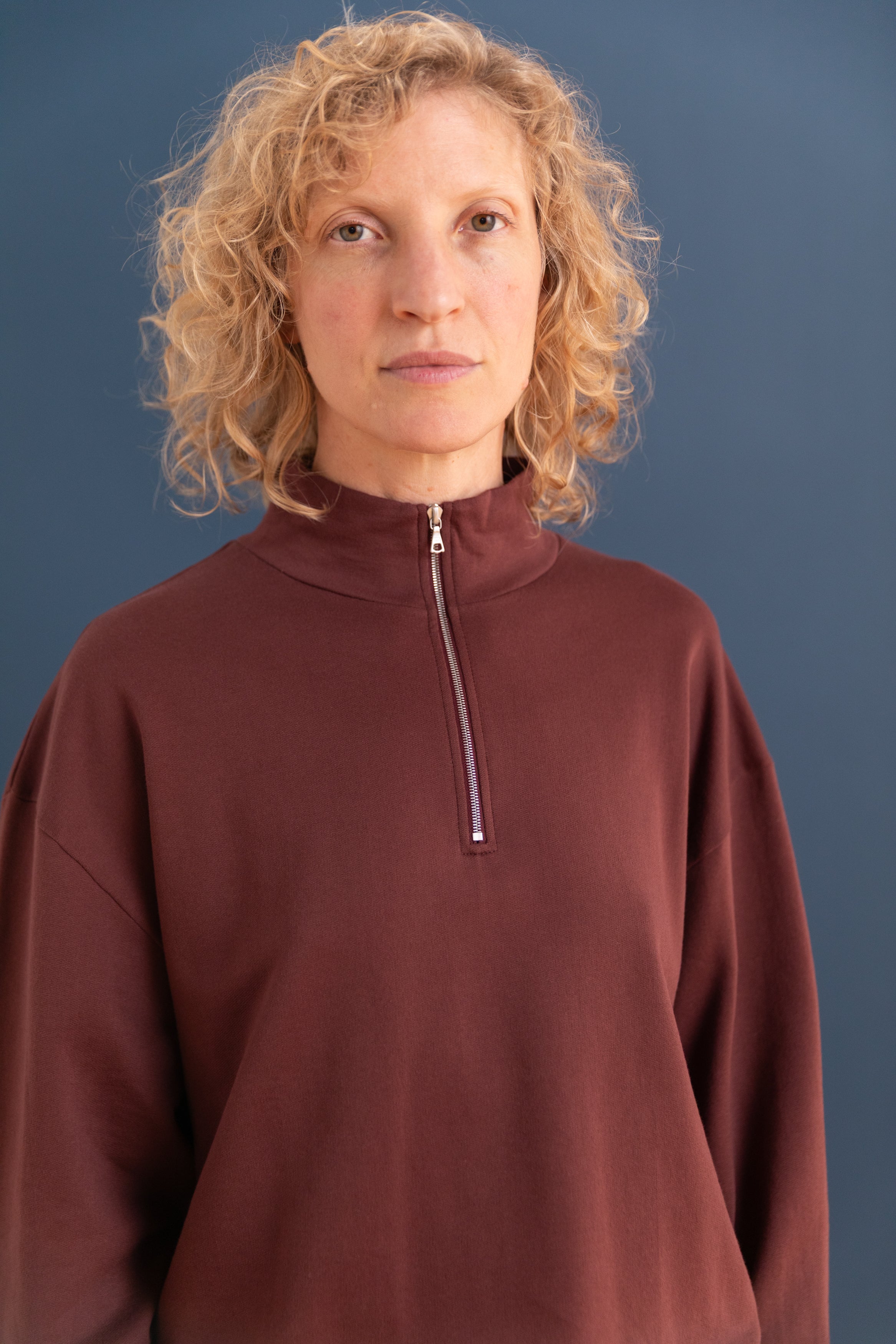 SUPER HIGH GUAGE HALF ZIP SWEATSHIRT IN BURGUNDY