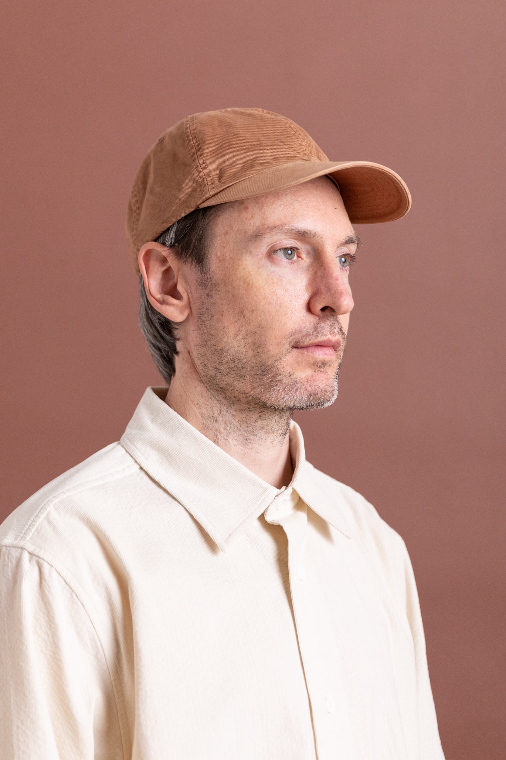 PRODUCT DYED FINX CHINO CAP MADE BY KIJIMATAKAYUKI IN DUSTY LIGHT BROWN