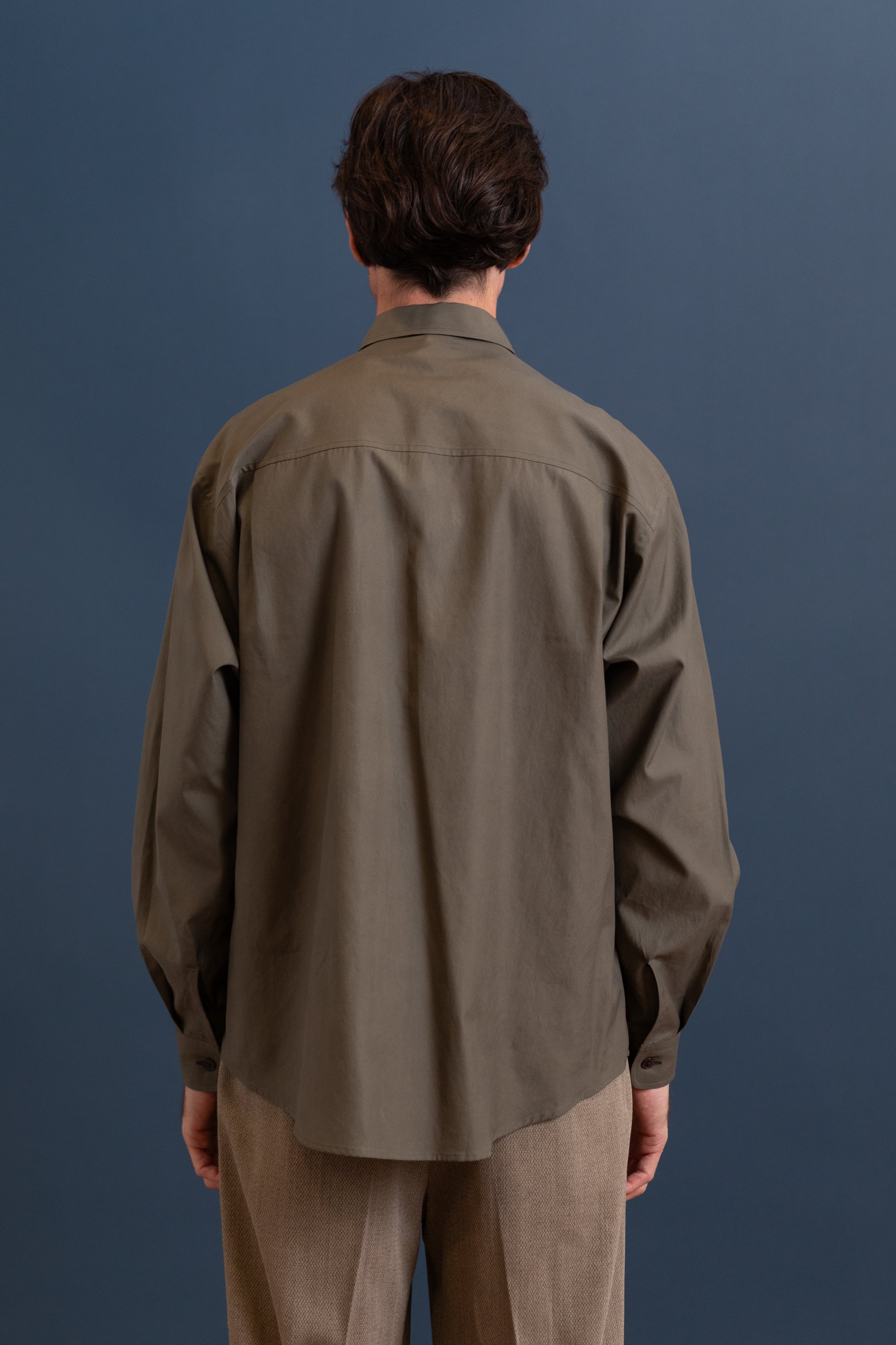 WASHED FINX TWILL BIG SHIRT IN DARK OLIVE