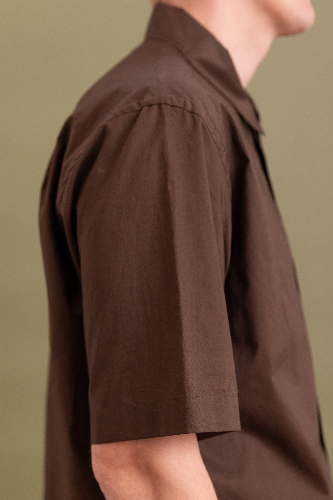 WASHED FINX TYPEWRITER OPEN COLLAR SHIRT IN DARK BROWN