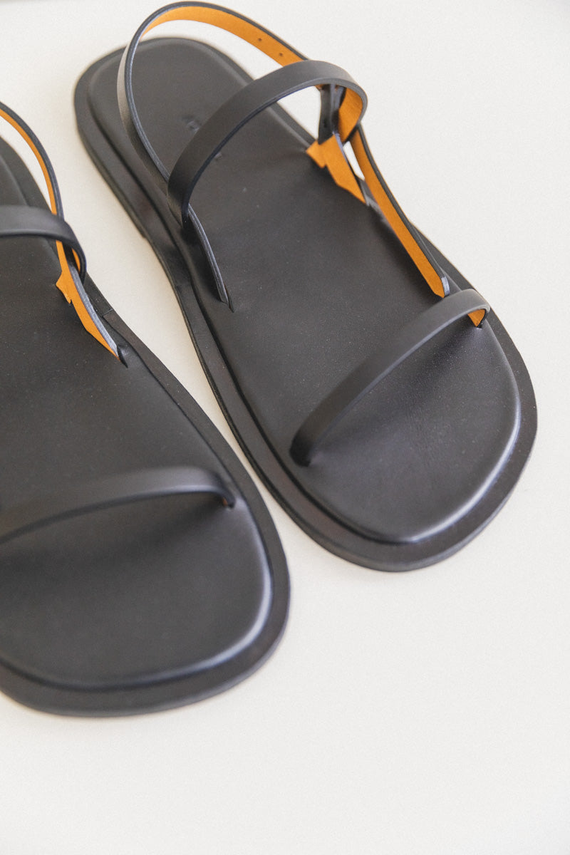 WOMEN'S LEATHER SANDALS IN BLACK