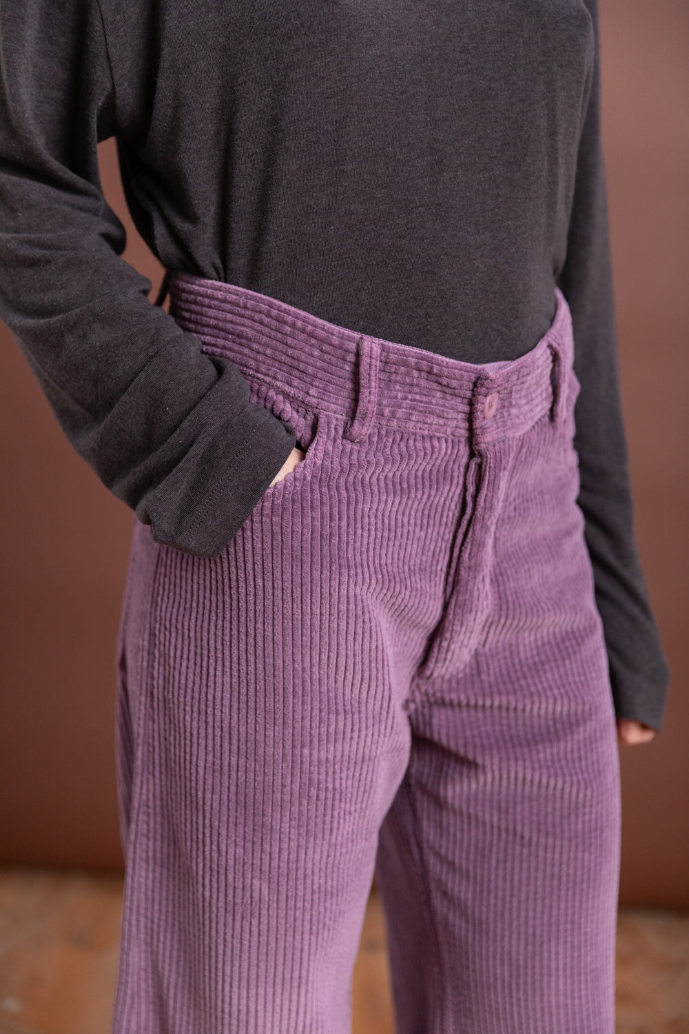TAJO WIDE PANTS IN CUE PURPLE CORDUROY