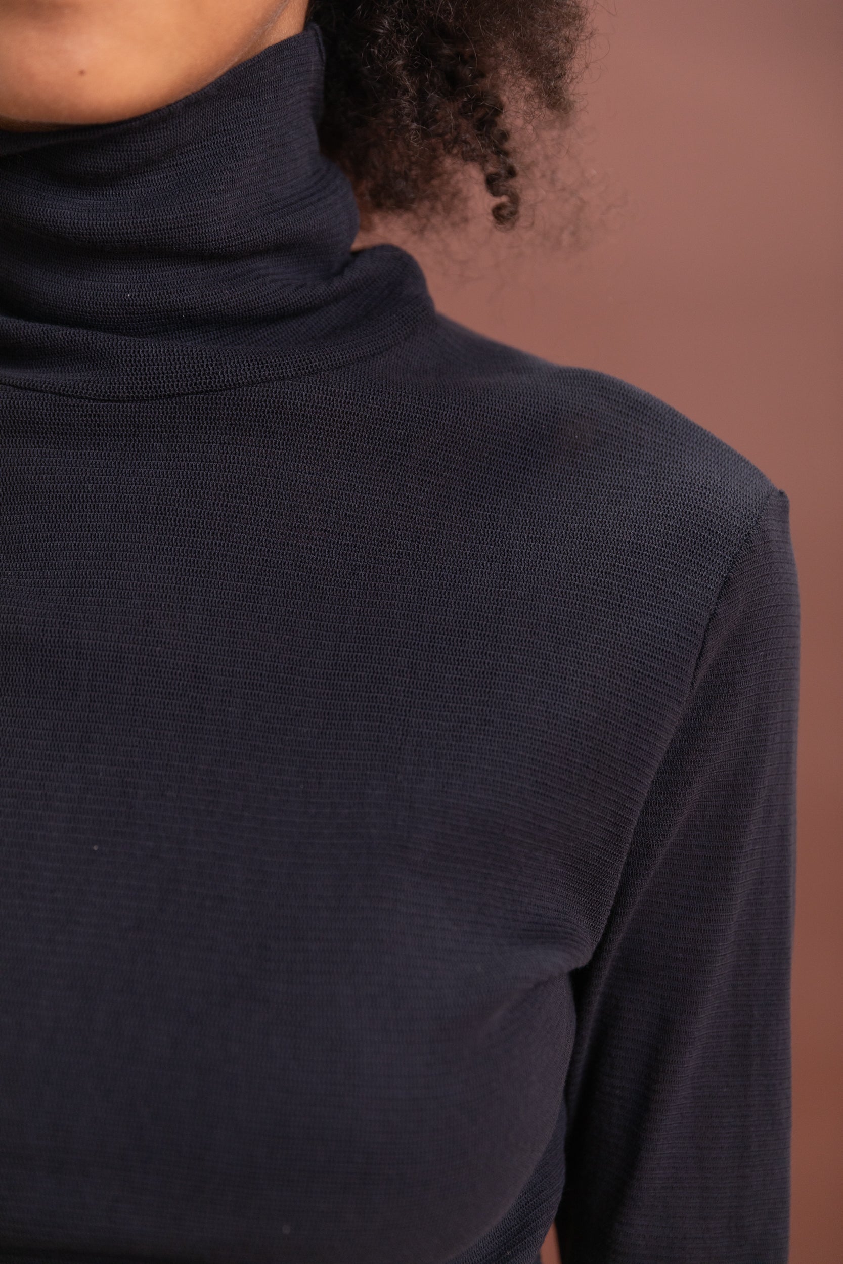 DOUBLE MESH TURTLENECK IN BLACK