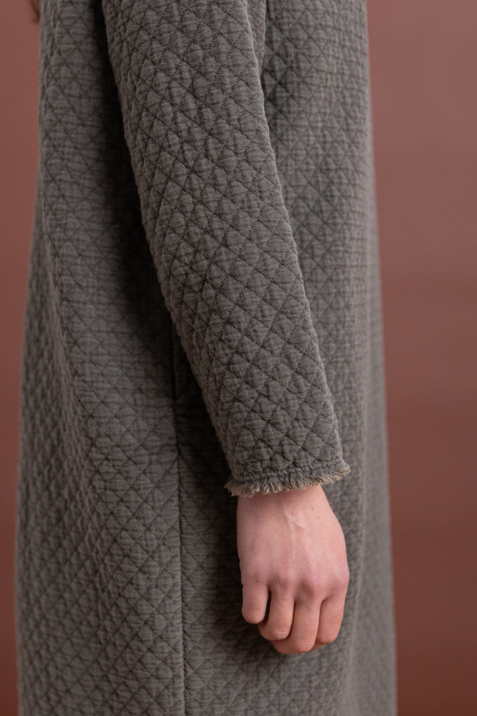 DIAMOND QUILTED DRESS IN SLATE