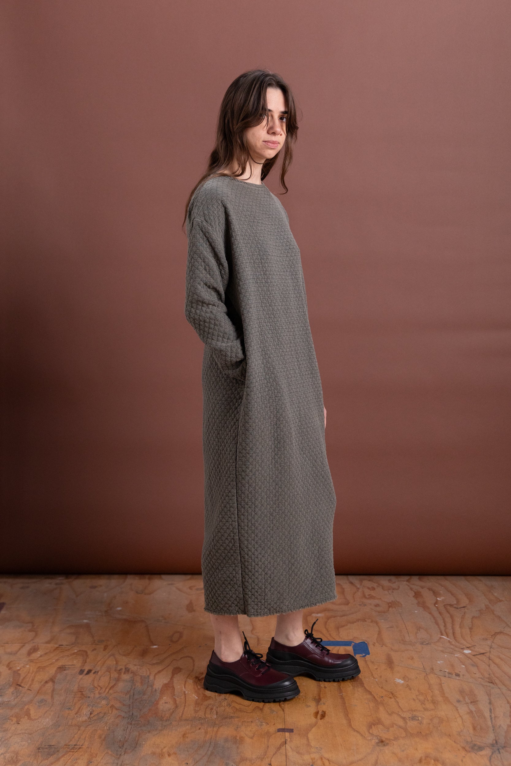 DIAMOND QUILTED DRESS IN SLATE